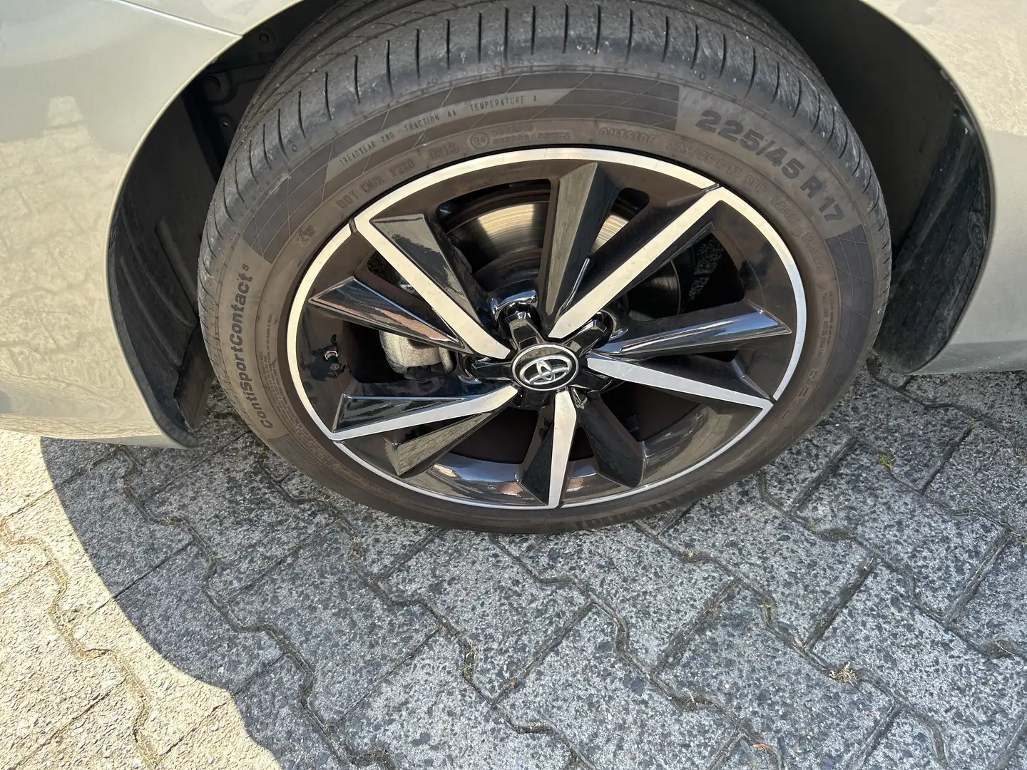 Toyota Auris Team D 8fach Bereift mtl.Rate 99,-€ Grau - 2