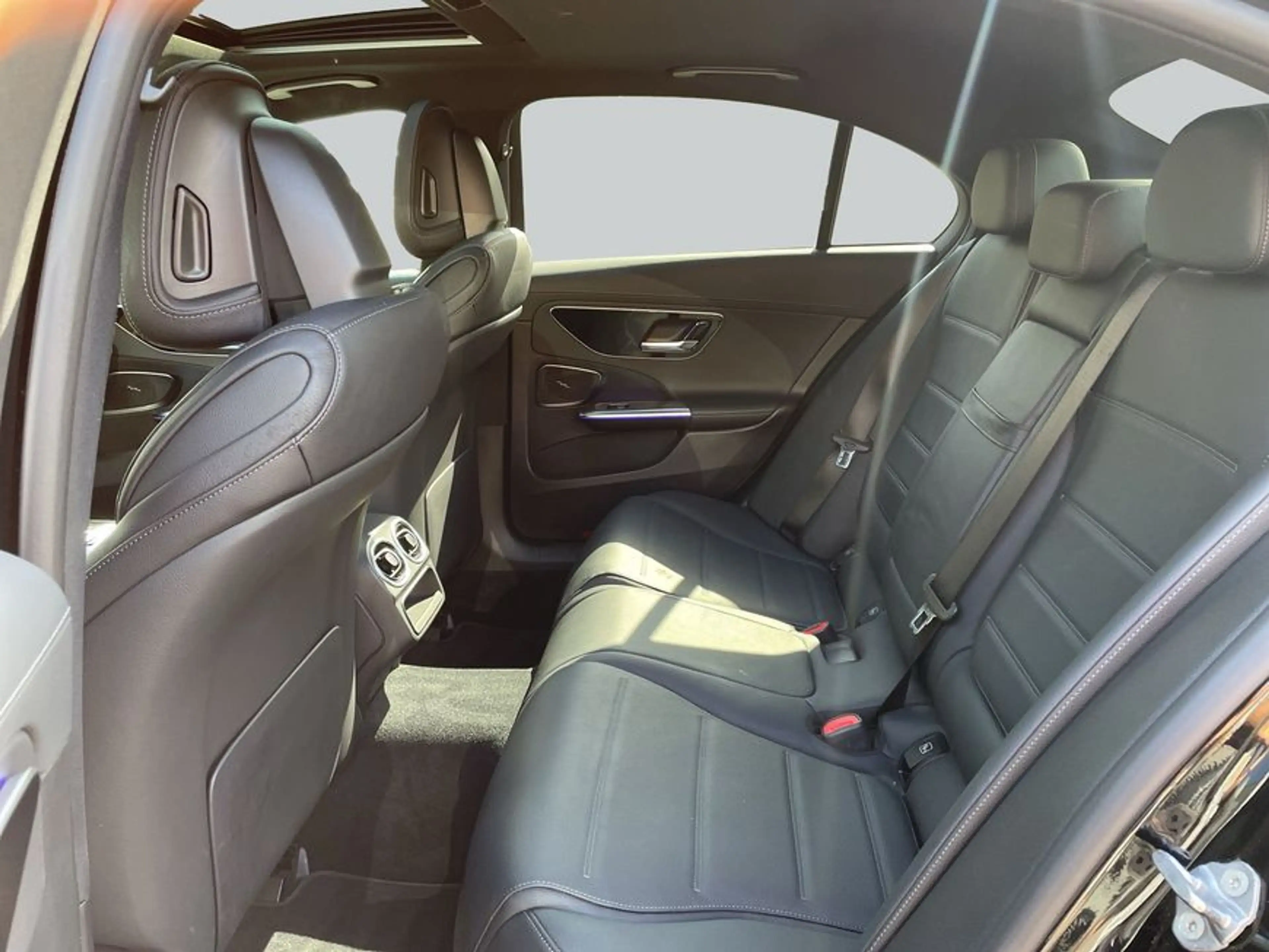 Mercedes-Benz C 300 C-Klasse — photo 11