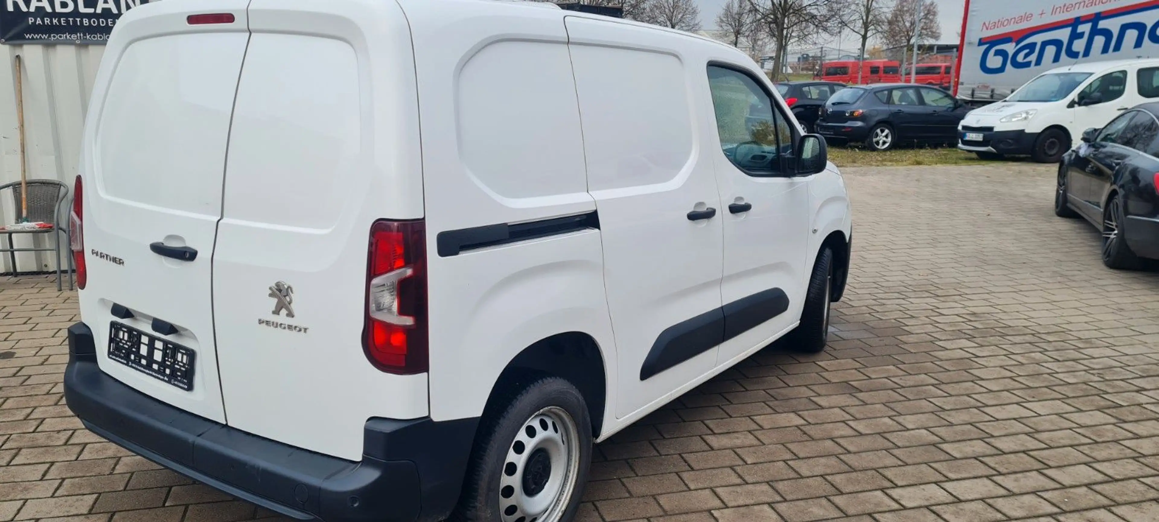 Peugeot Partner Premium L1 Sthz.Shz.NaviRegal — photo 5