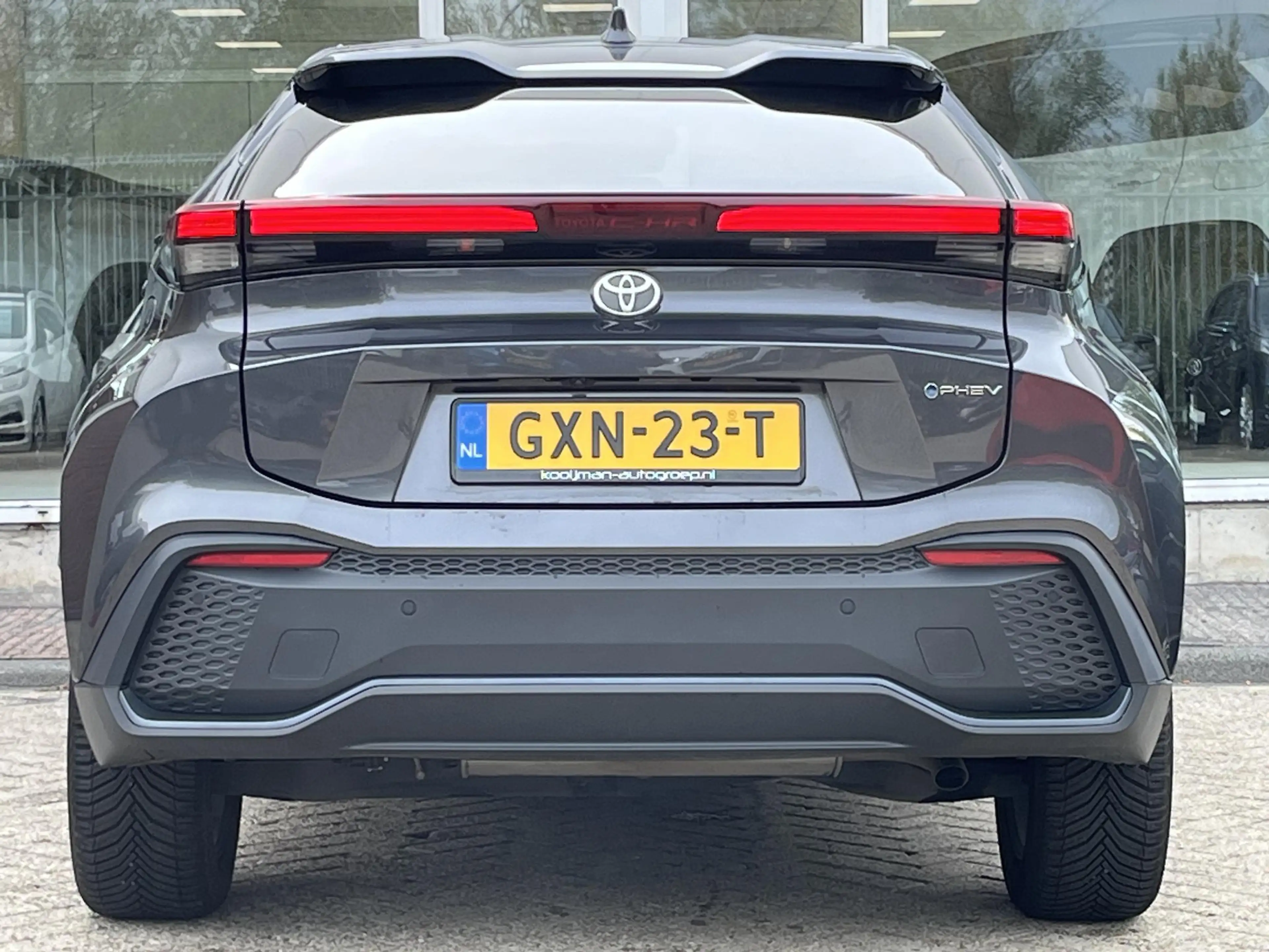 Toyota C-HR 2.0 Plug-in Hybrid 220 First Edition l 360 camera — photo 6