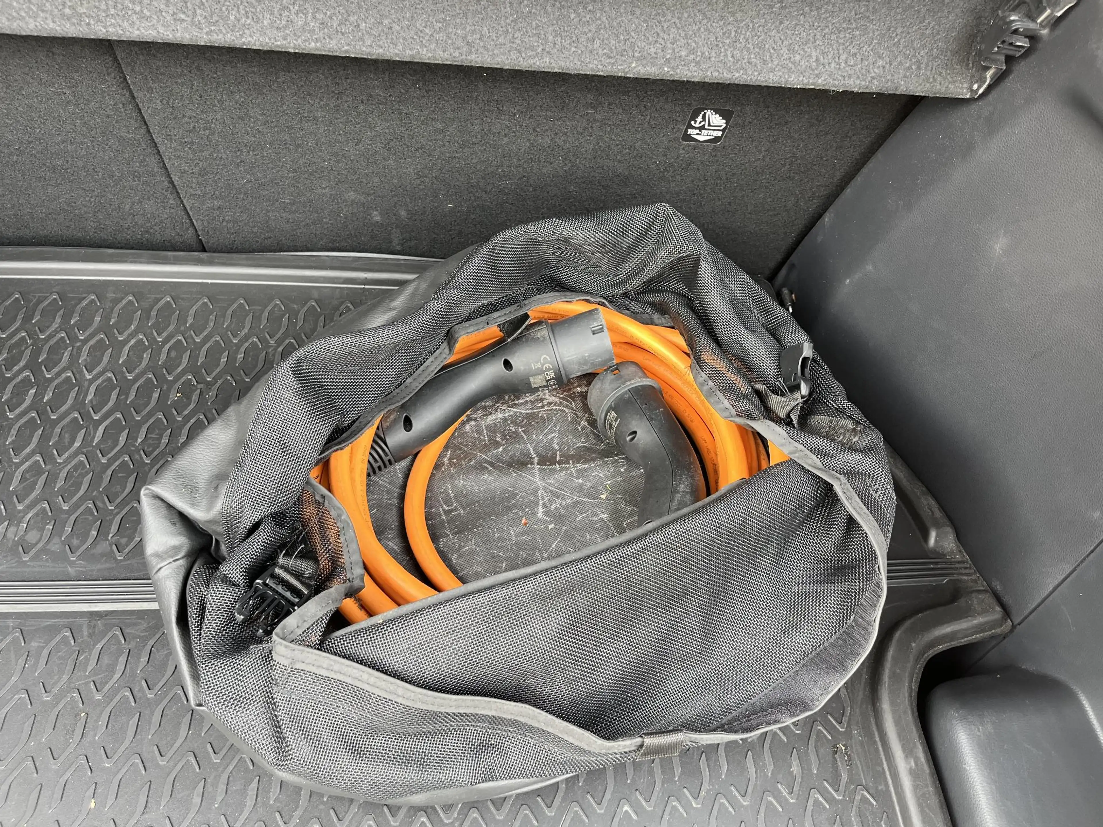 Toyota C-HR 2.0 Plug-in Hybrid 220 First Edition l 360 camera — photo 14