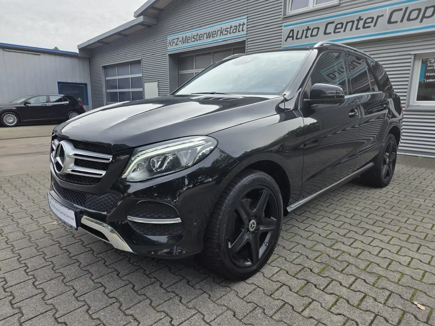 Mercedes-Benz GLE 350 d 4Matic 9G-TRONIC Exclusive Schwarz - 1