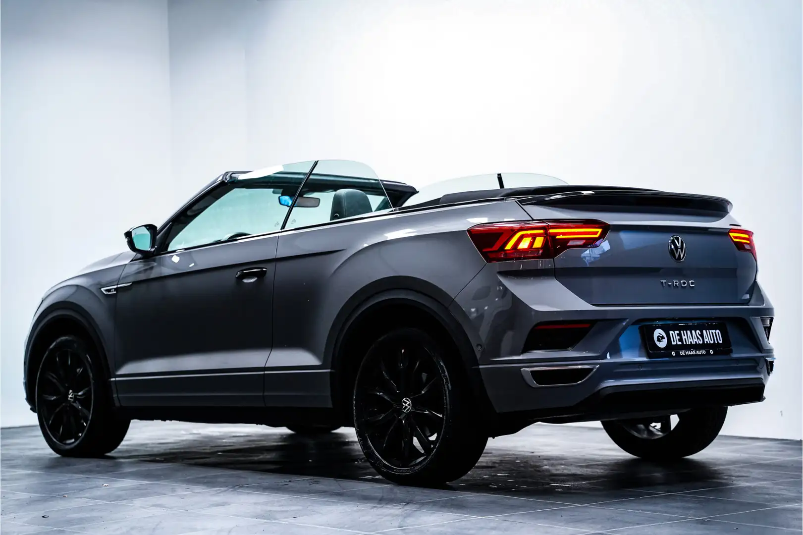 Volkswagen T-Roc Cabrio 1.5 TSI 2x R-Line Black style|Trekhaak|Virt Grijs - 2