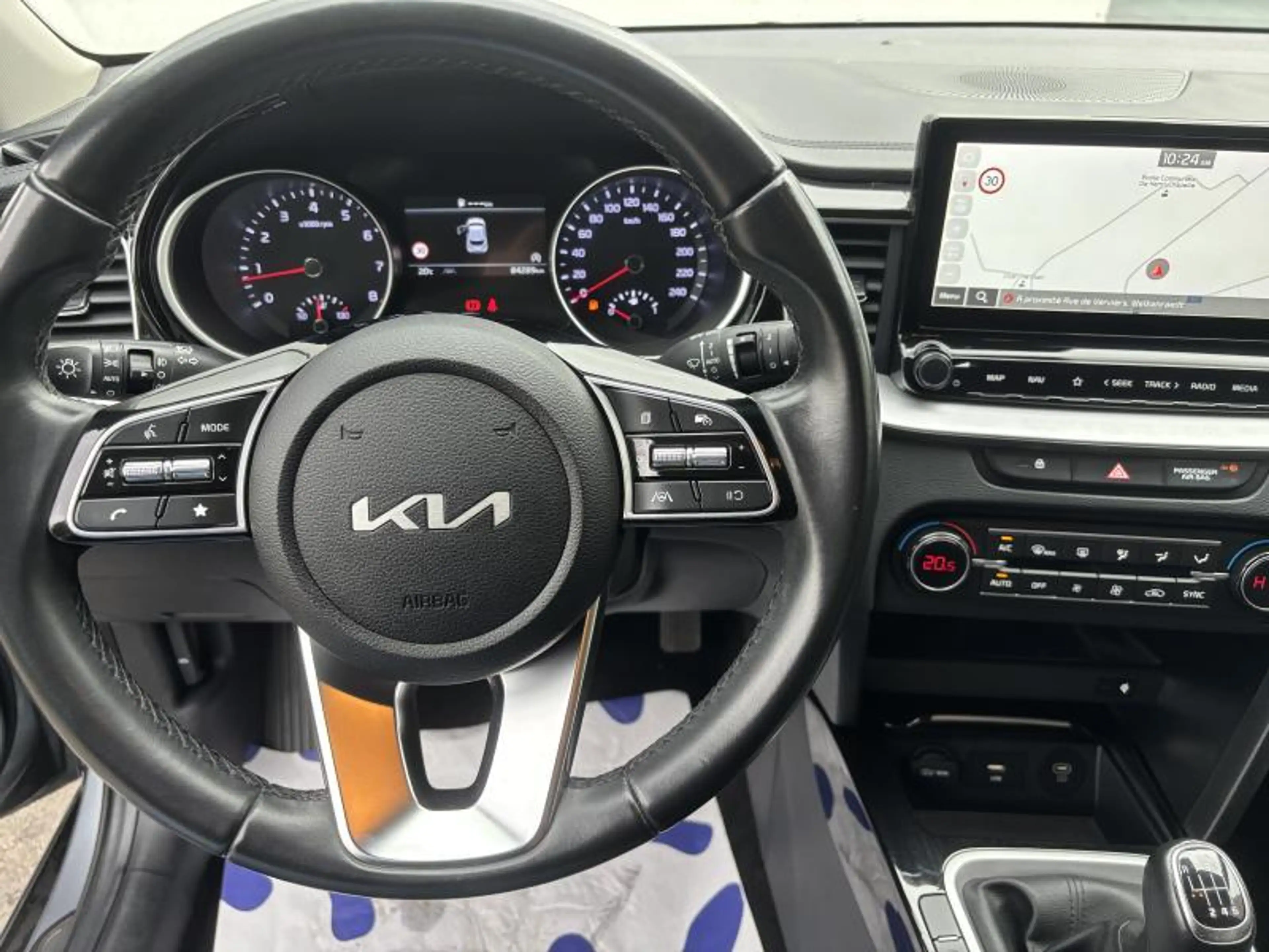Kia XCeed 1.5i — photo 4
