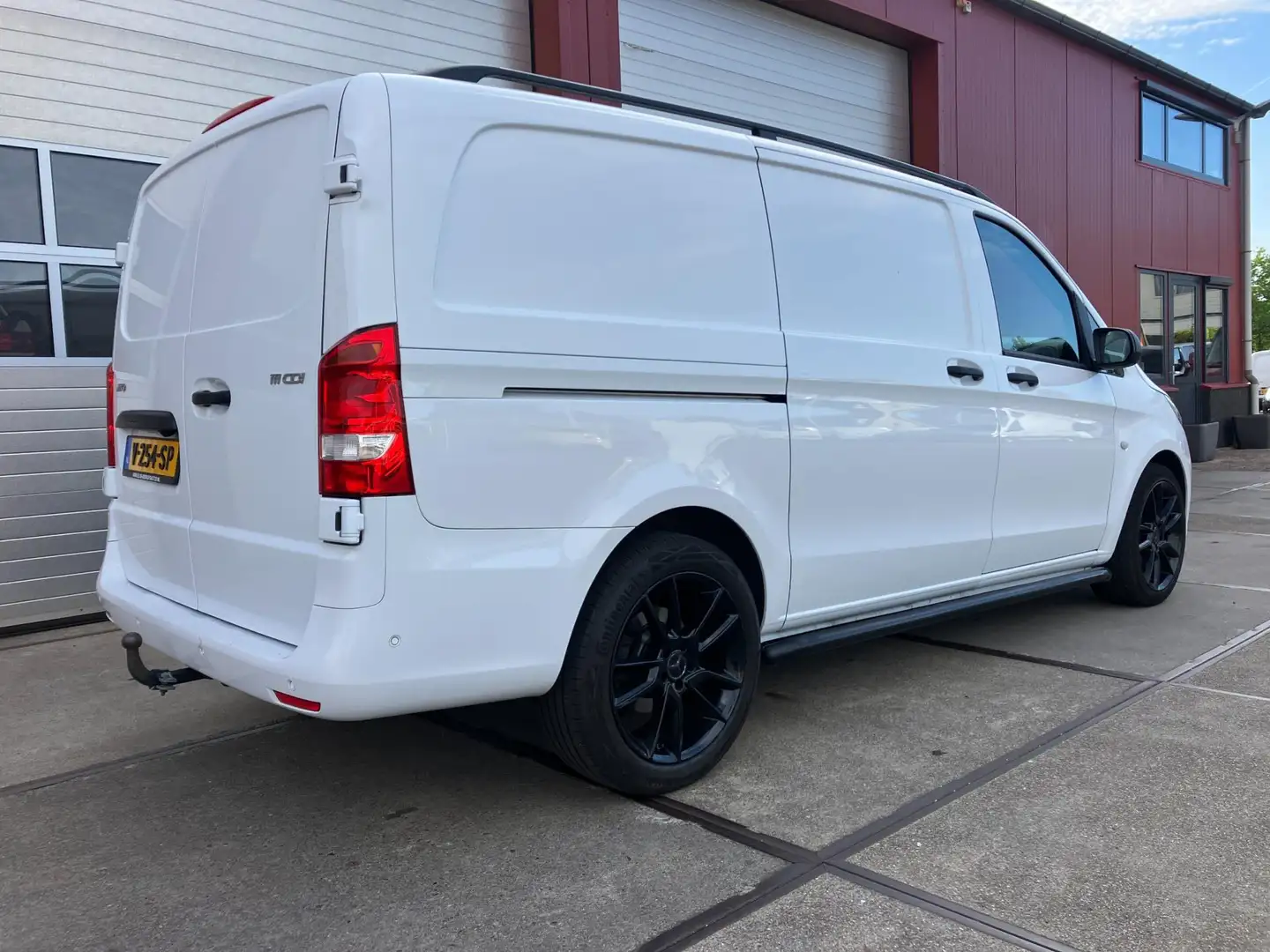 Mercedes-Benz Vito 111 CDI Lang Bestelauto van het Jaar editie Wit - 2