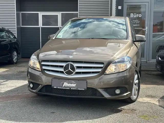 Mercedes-Benz B 180 *PDC*NAVI*RADIO*2-HAND*KLIMA*