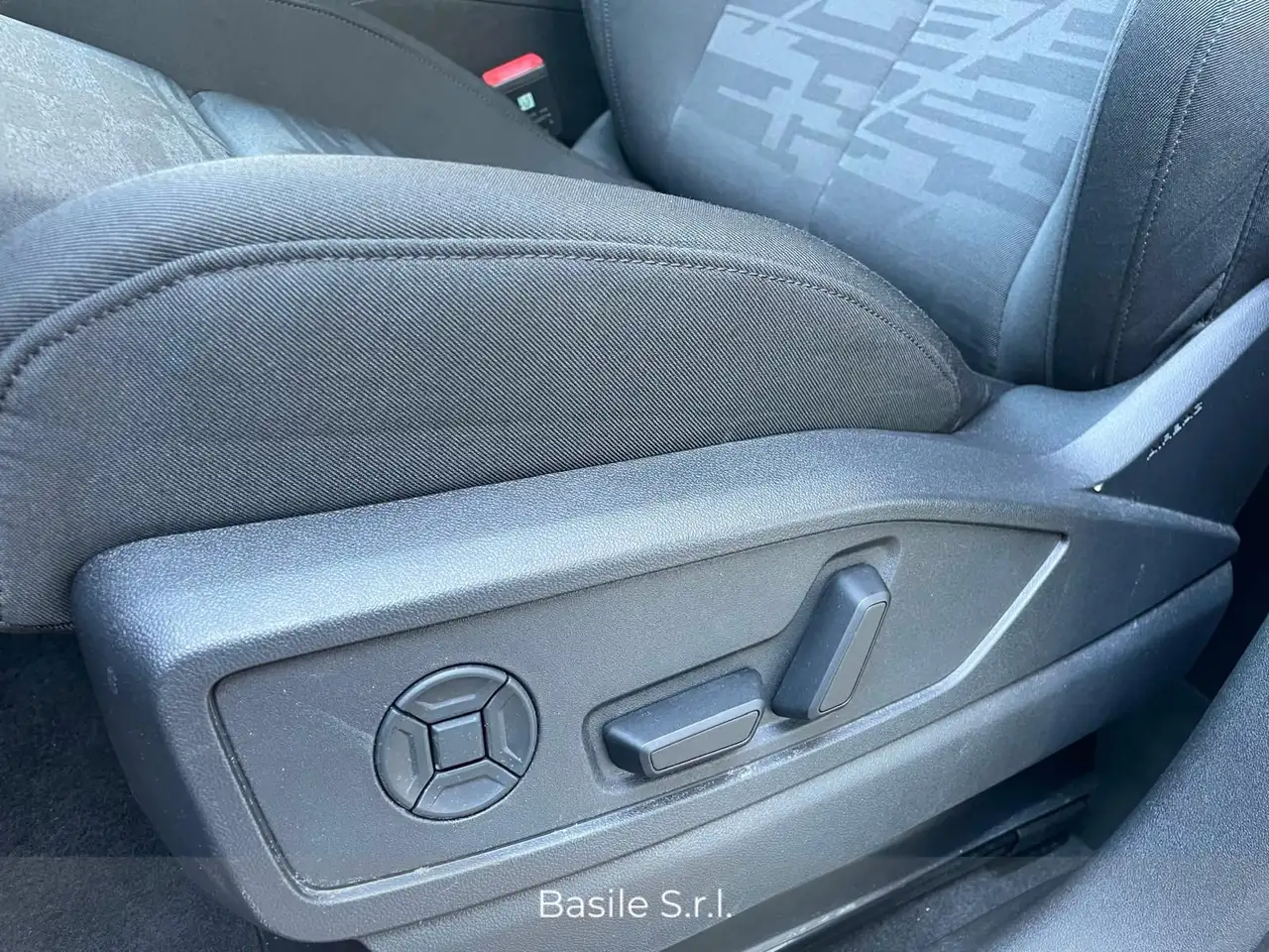 Audi Q5 TDI 150kW quattro S tronic Business Adv., миниатюра 9