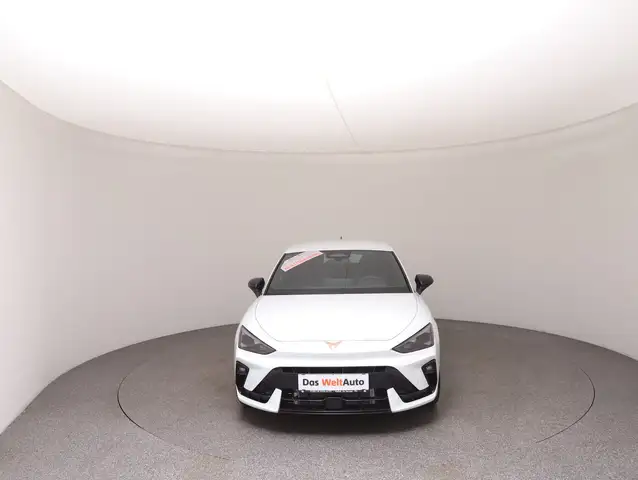Cupra Leon view 3