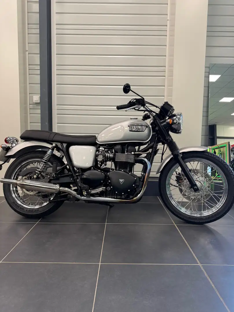 Triumph Bonneville T100 - 2