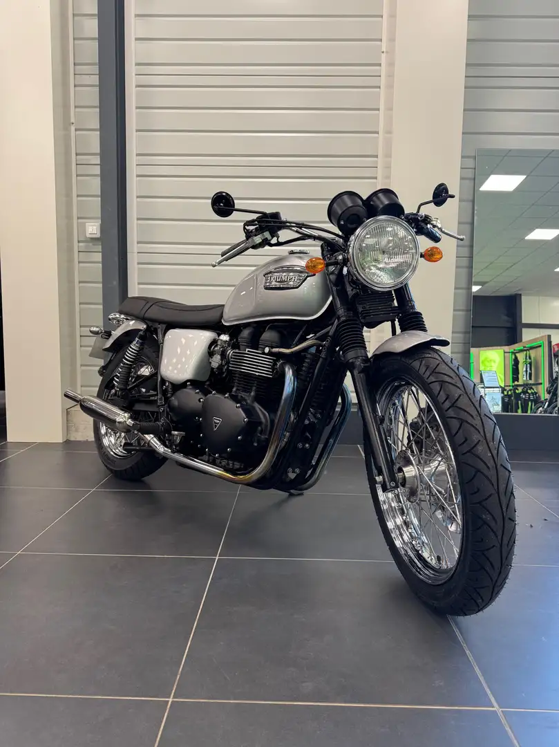 Triumph Bonneville T100 - 1