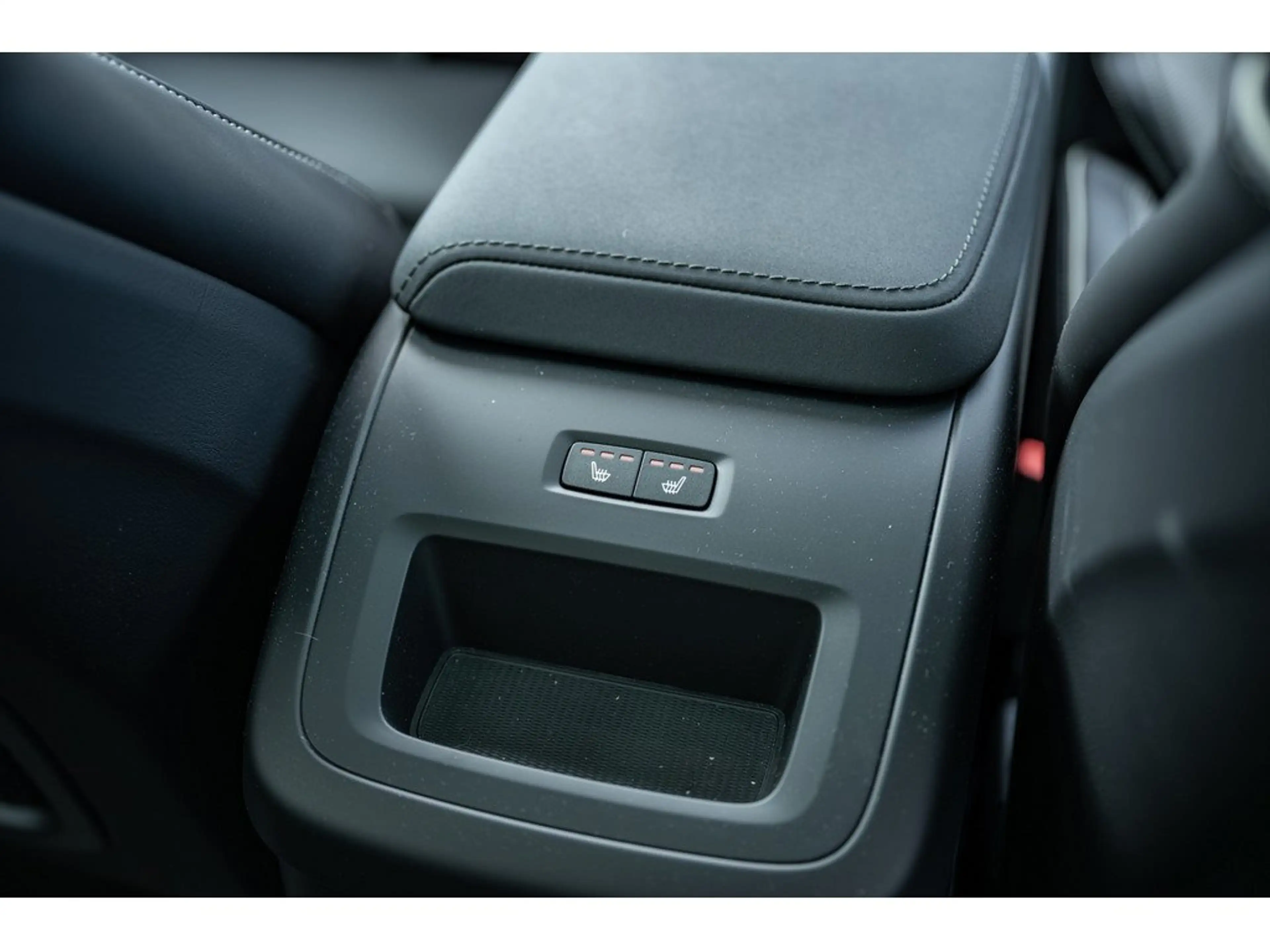 Volvo XC60 T6 Ultra Black Edition AWD — photo 13