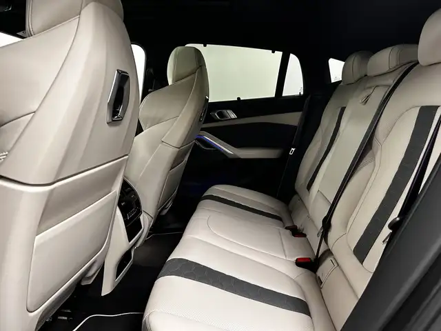 BMW X6 M view 17