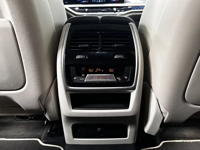 BMW X6 M view 21