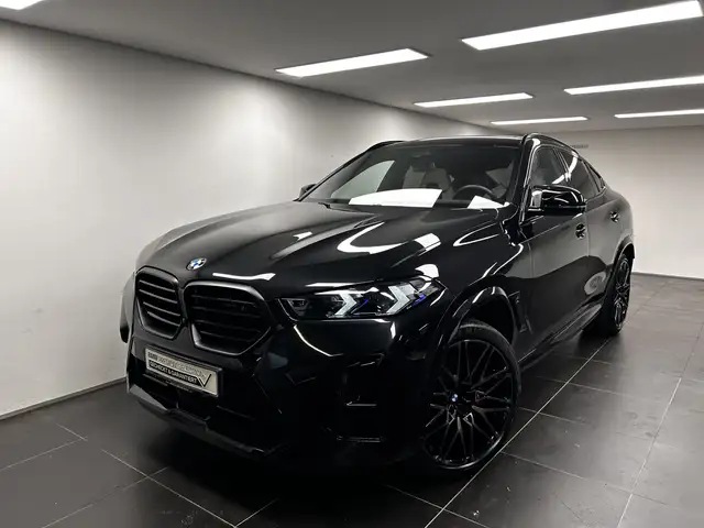 BMW X6 M view 7