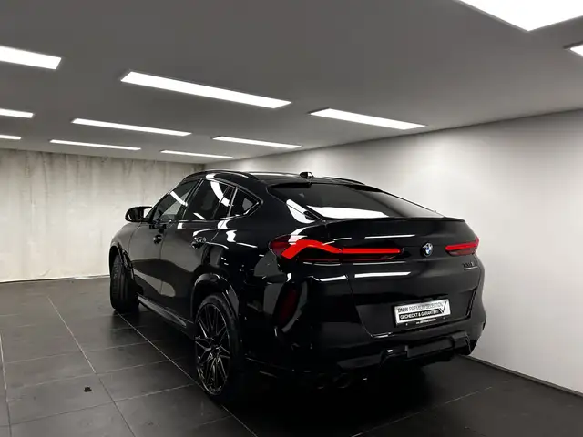 BMW X6 M view 11