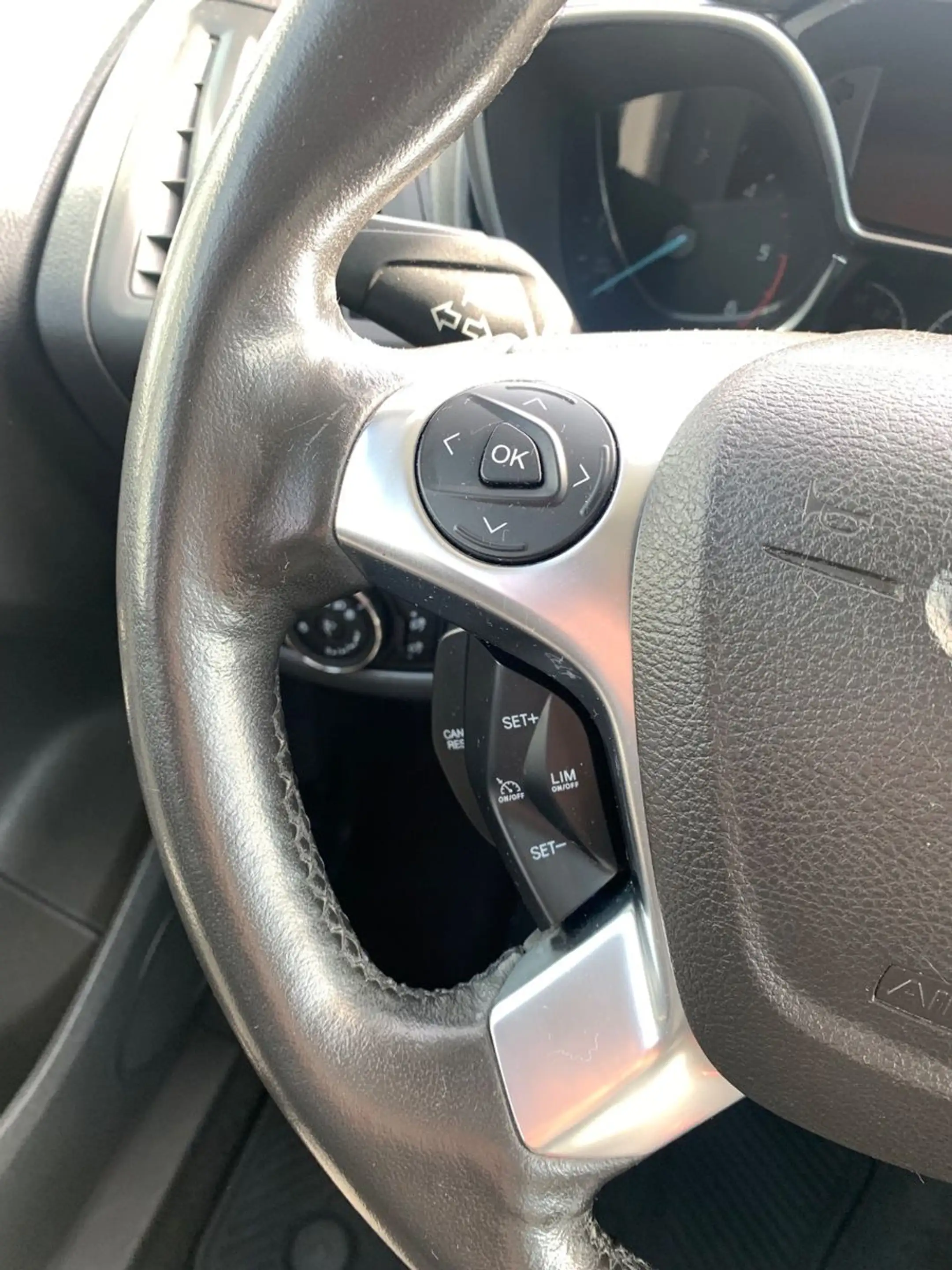 Ford Tourneo Connect Trend 1,5 TDCi Aut AHK Temp Shzg — photo 14