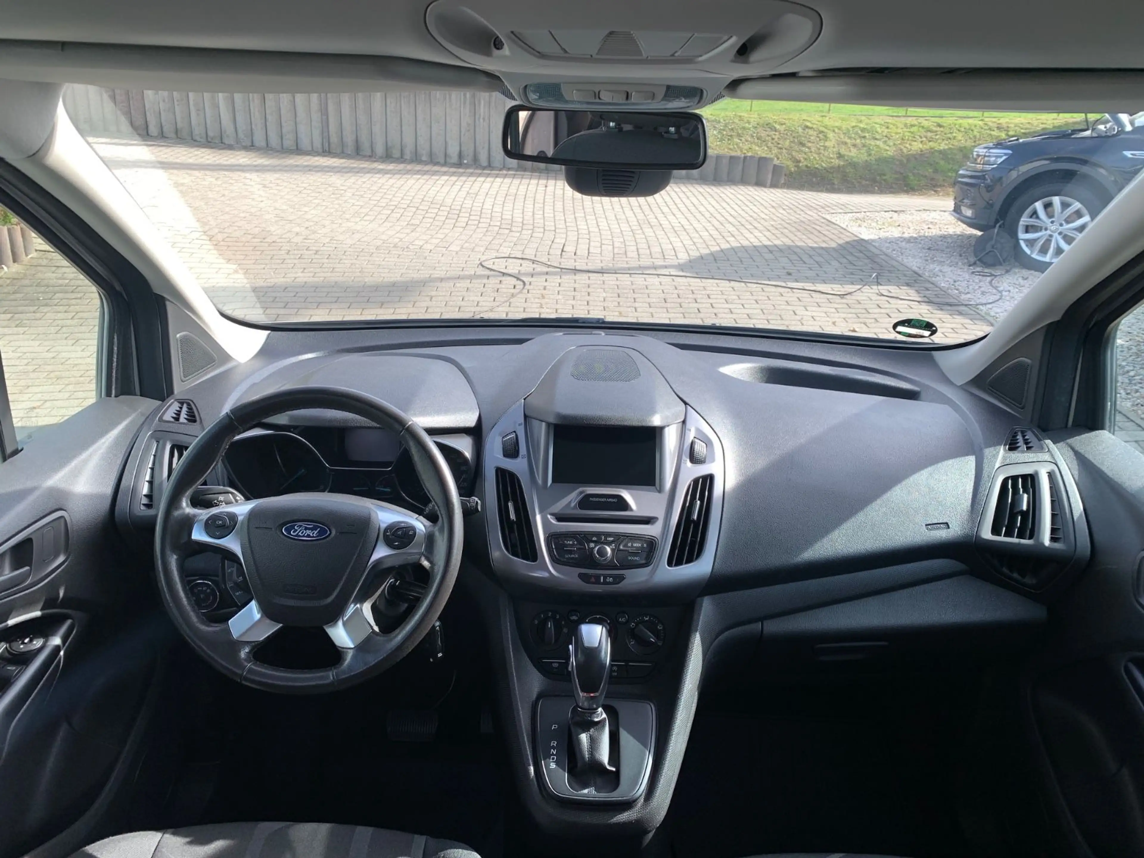 Ford Tourneo Connect Trend 1,5 TDCi Aut AHK Temp Shzg — photo 12