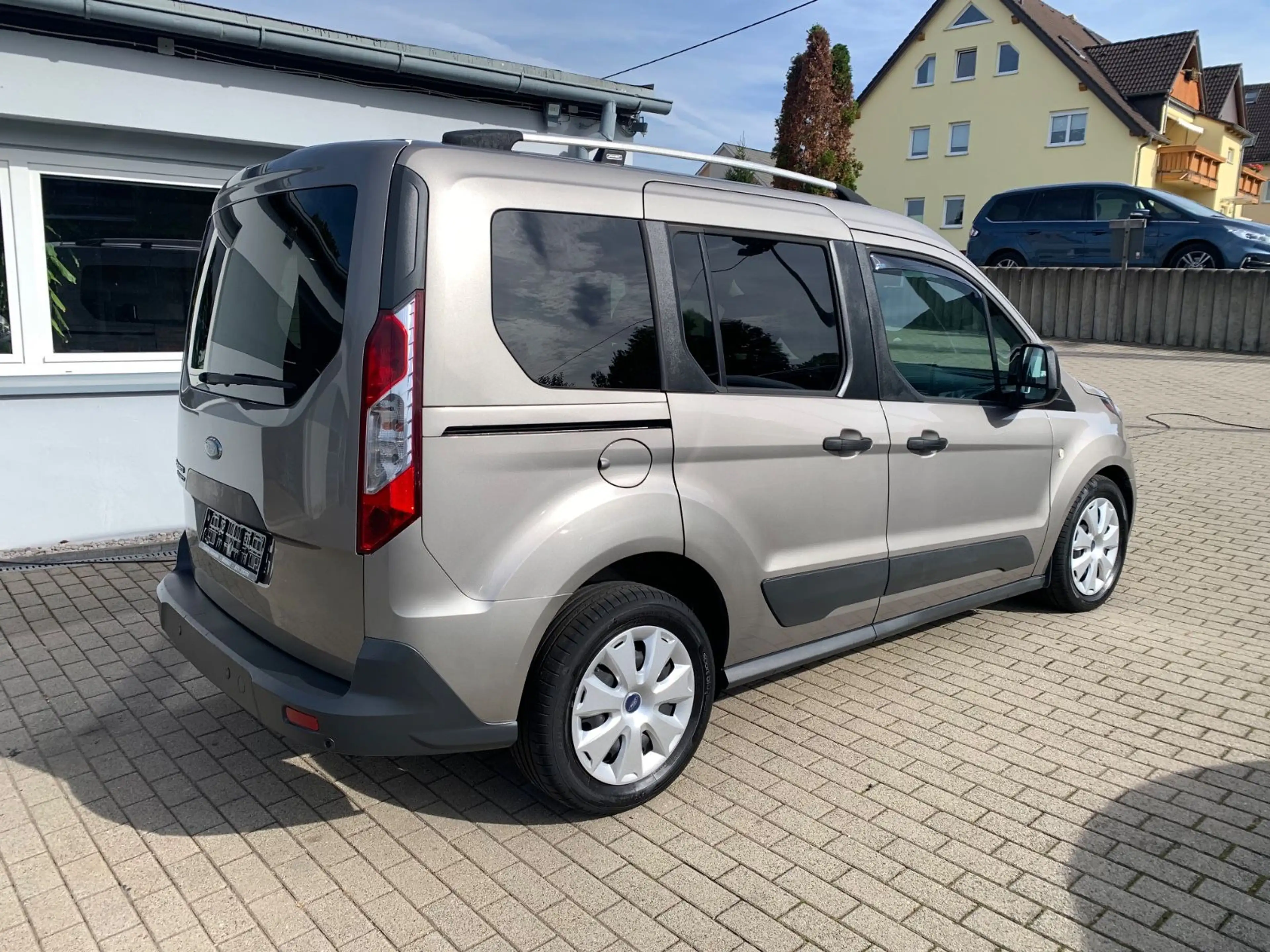Ford Tourneo Connect Trend 1,5 TDCi Aut AHK Temp Shzg — photo 6