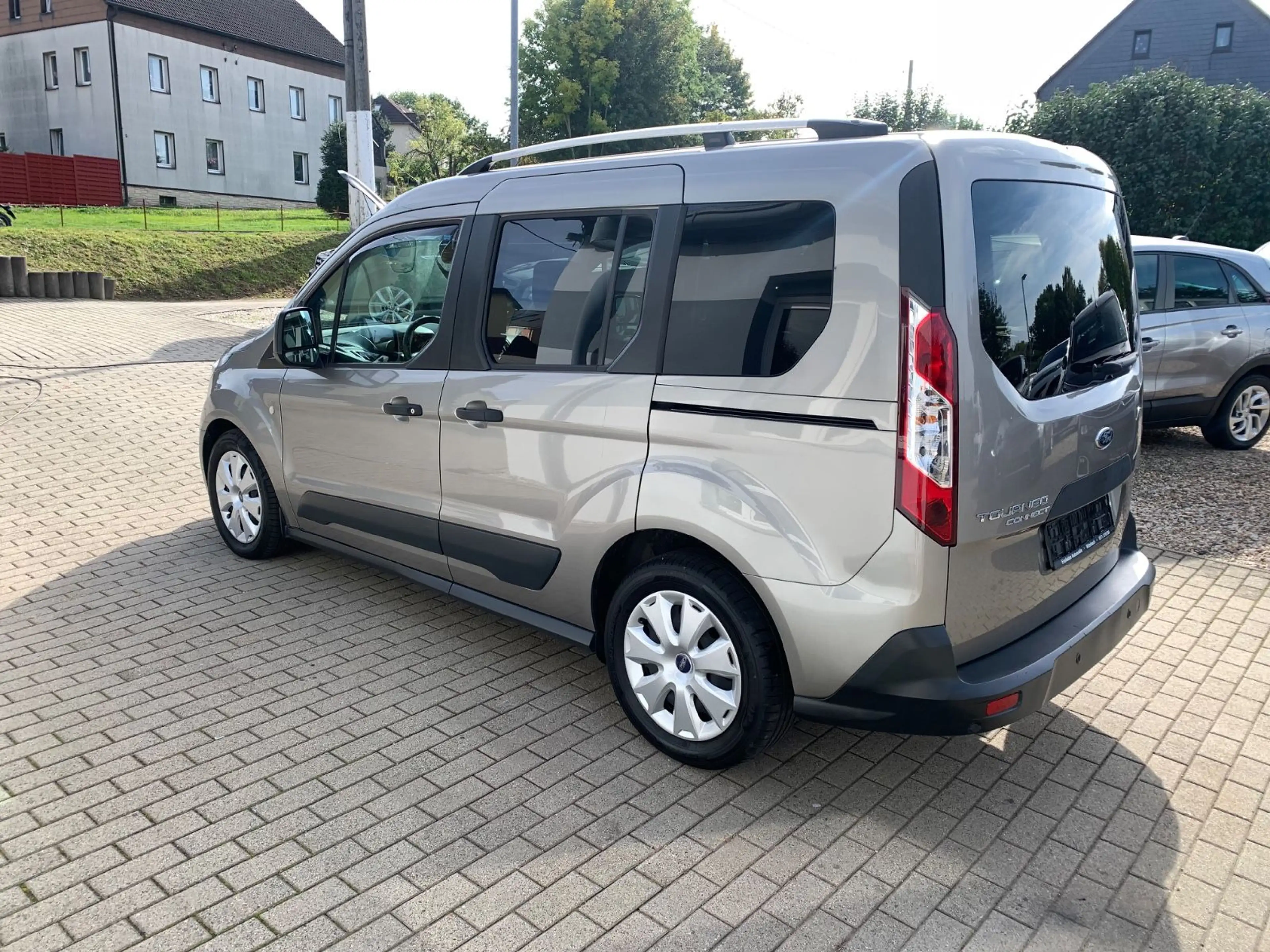 Ford Tourneo Connect Trend 1,5 TDCi Aut AHK Temp Shzg — photo 4