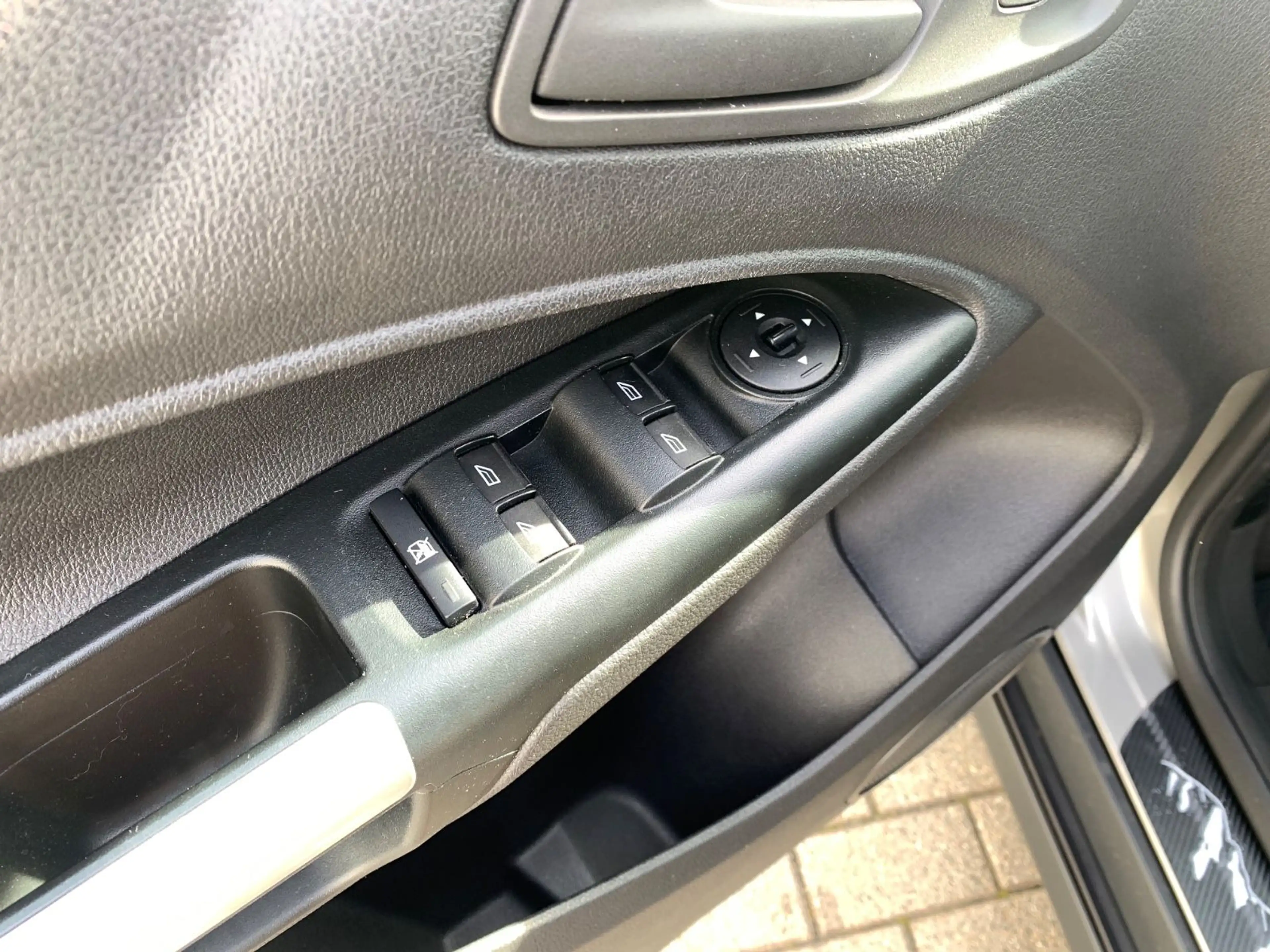 Ford Tourneo Connect Trend 1,5 TDCi Aut AHK Temp Shzg — photo 11