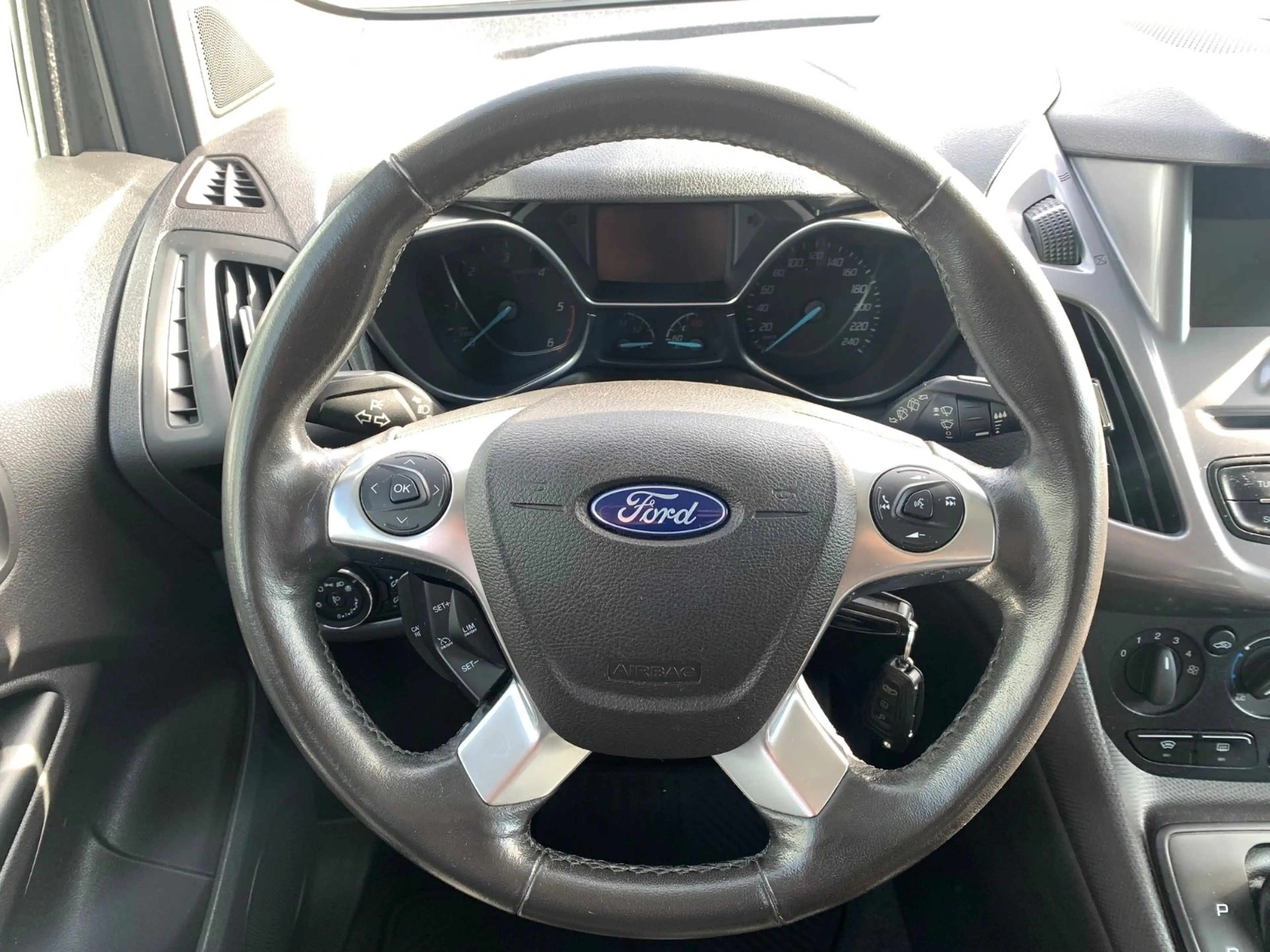 Ford Tourneo Connect Trend 1,5 TDCi Aut AHK Temp Shzg — photo 13