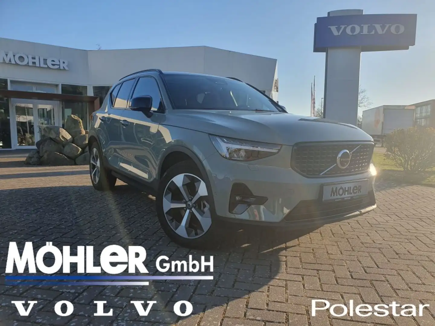 Volvo XC40 B3 B DKG Plus Dark Pano, ACC, BLIS Vert - 1