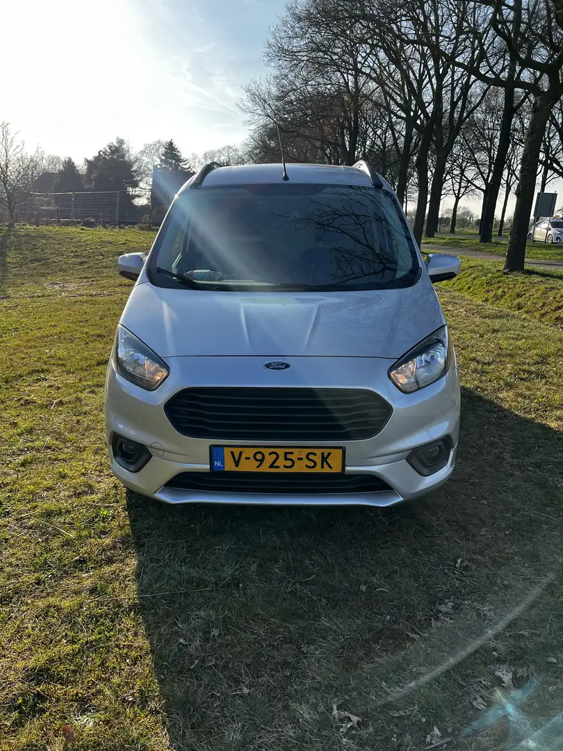 Ford Transit Courier Zilver - 1