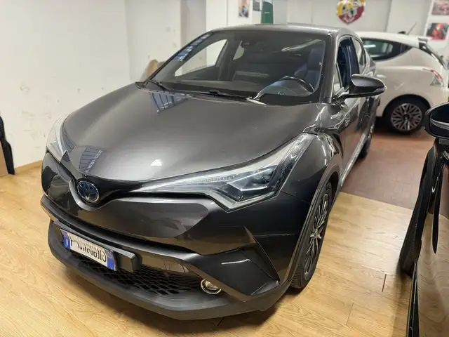 Toyota C-HR 1.8h Lounge 2wd e-cvt my18
