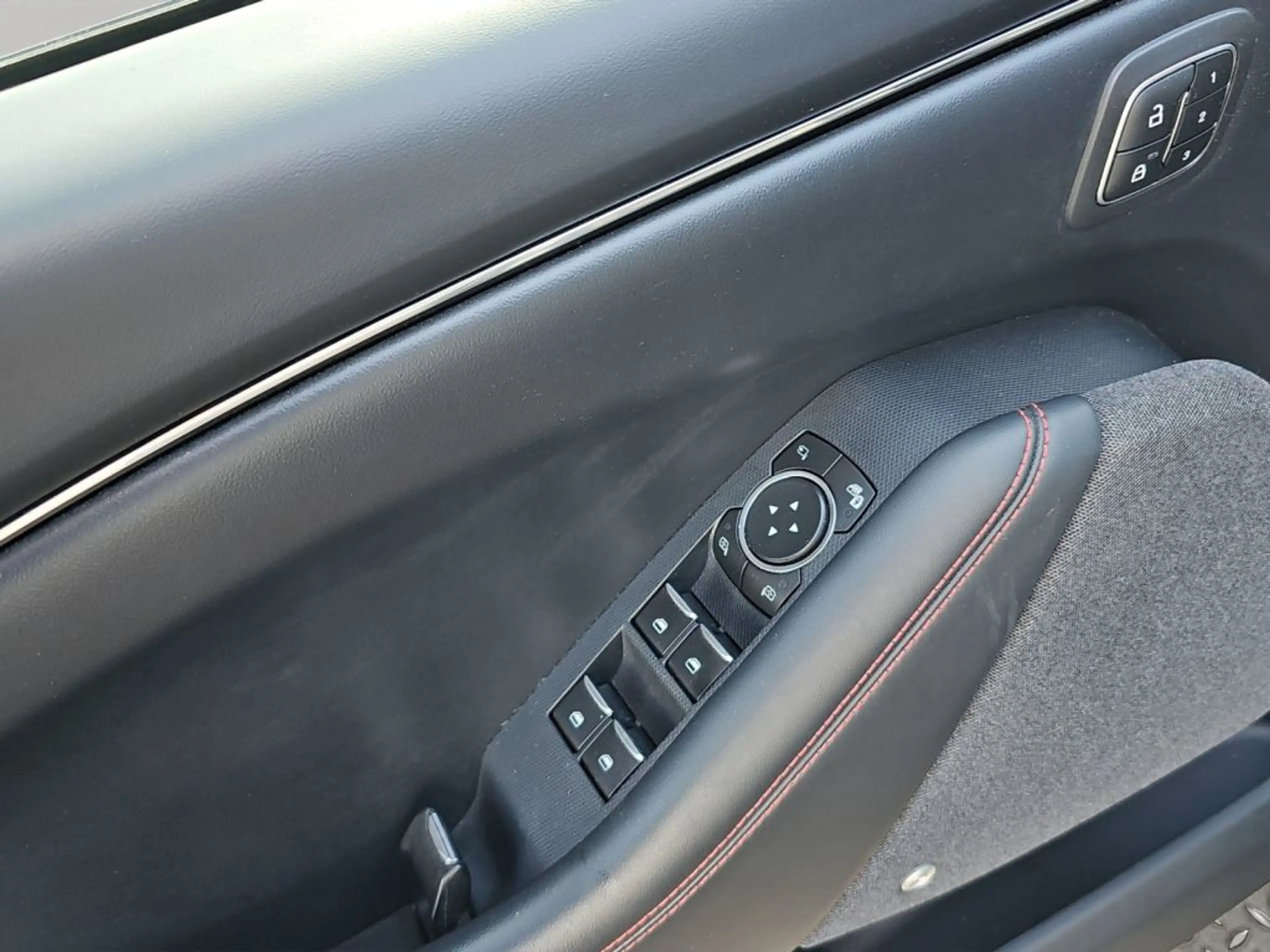Ford Mustang Mach-E AWD Ext.Range +TECHNO-P. 2+ — photo 10