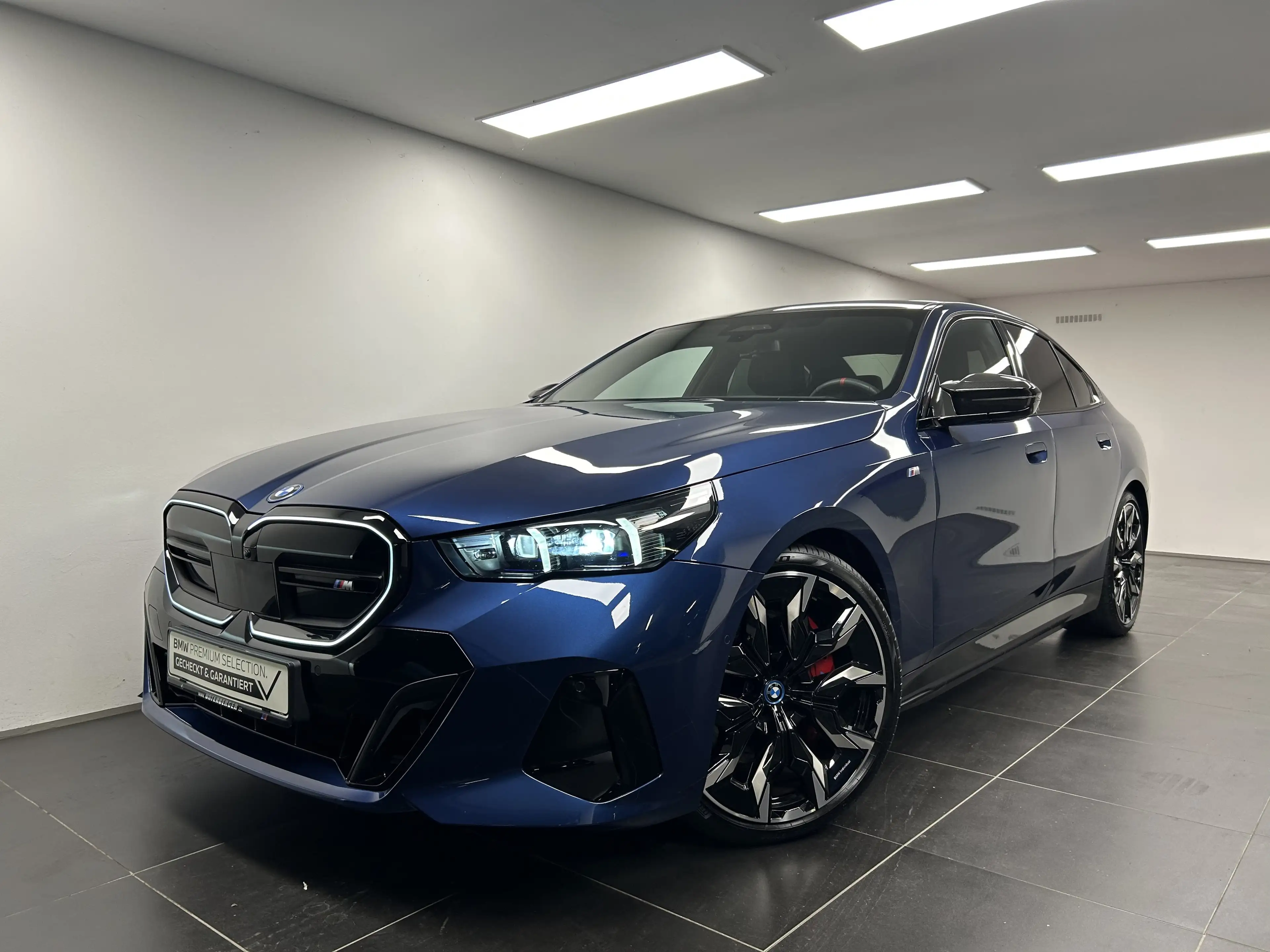 BMW i5 M60 xDrive Limousine — photo 7