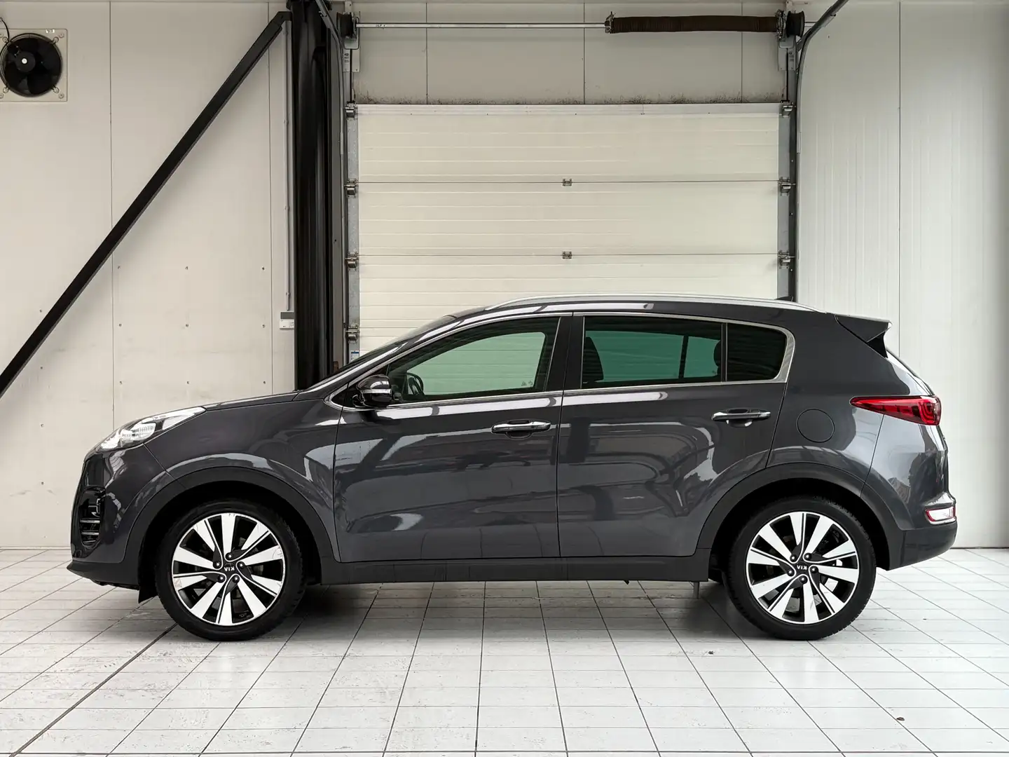 Kia Sportage 1.7 CRDi * GPS * CAMERA * CARPLAY * JANTE* Gris - 2
