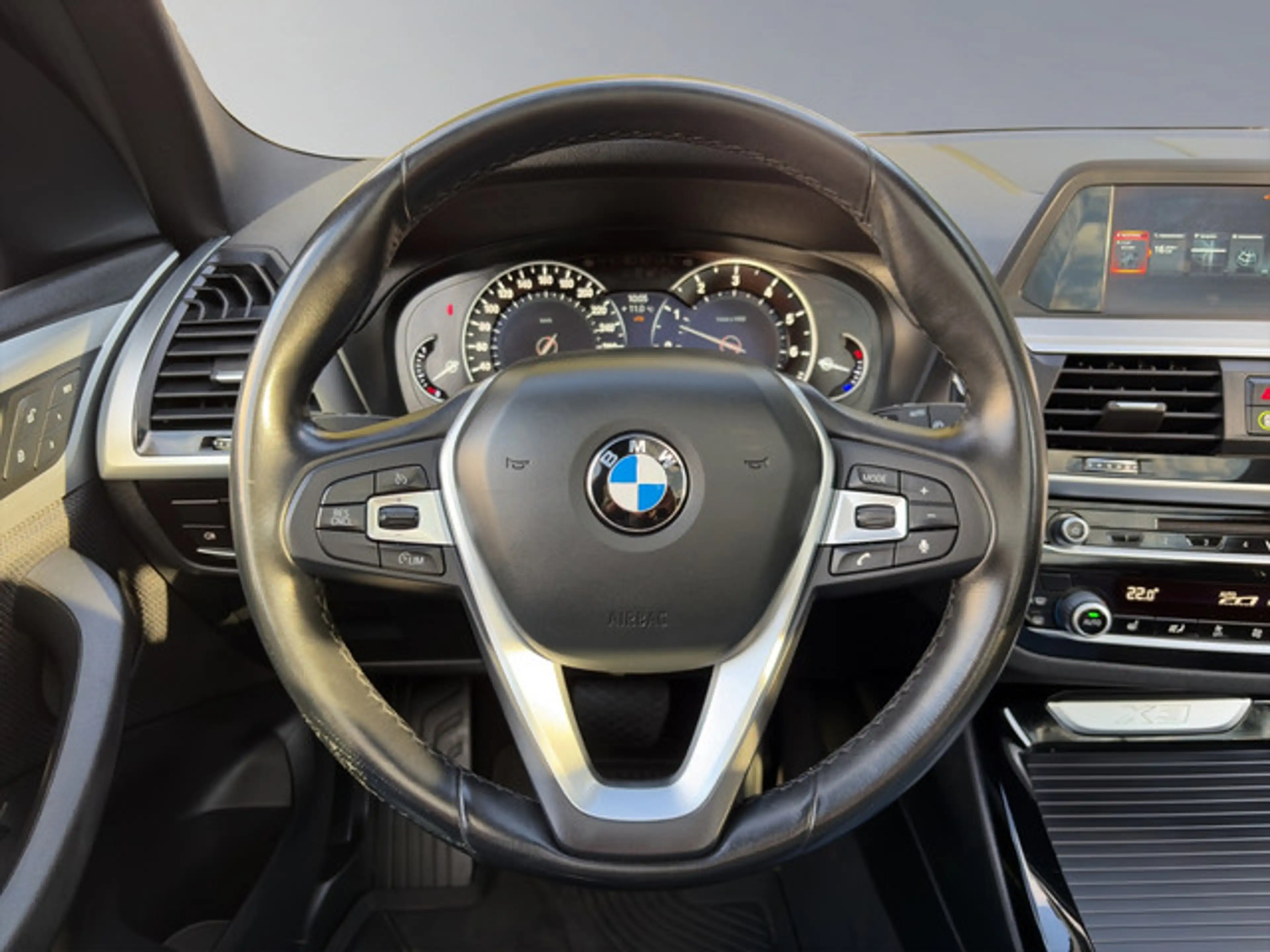 BMW X3 xDrive 20 i Advantage — photo 13