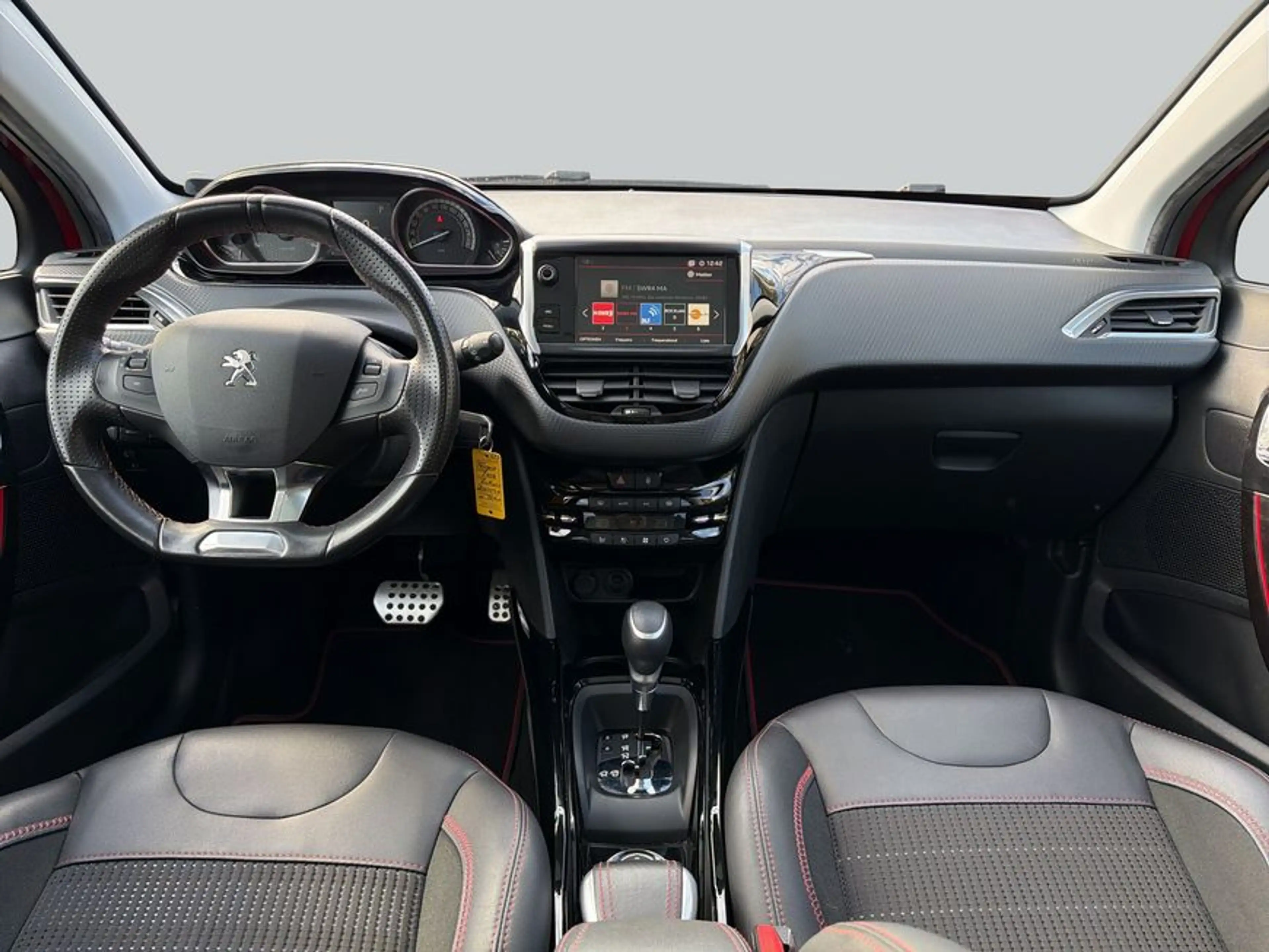 Peugeot 2008 BlueHDi 120 EAT6 Black Edition — photo 13