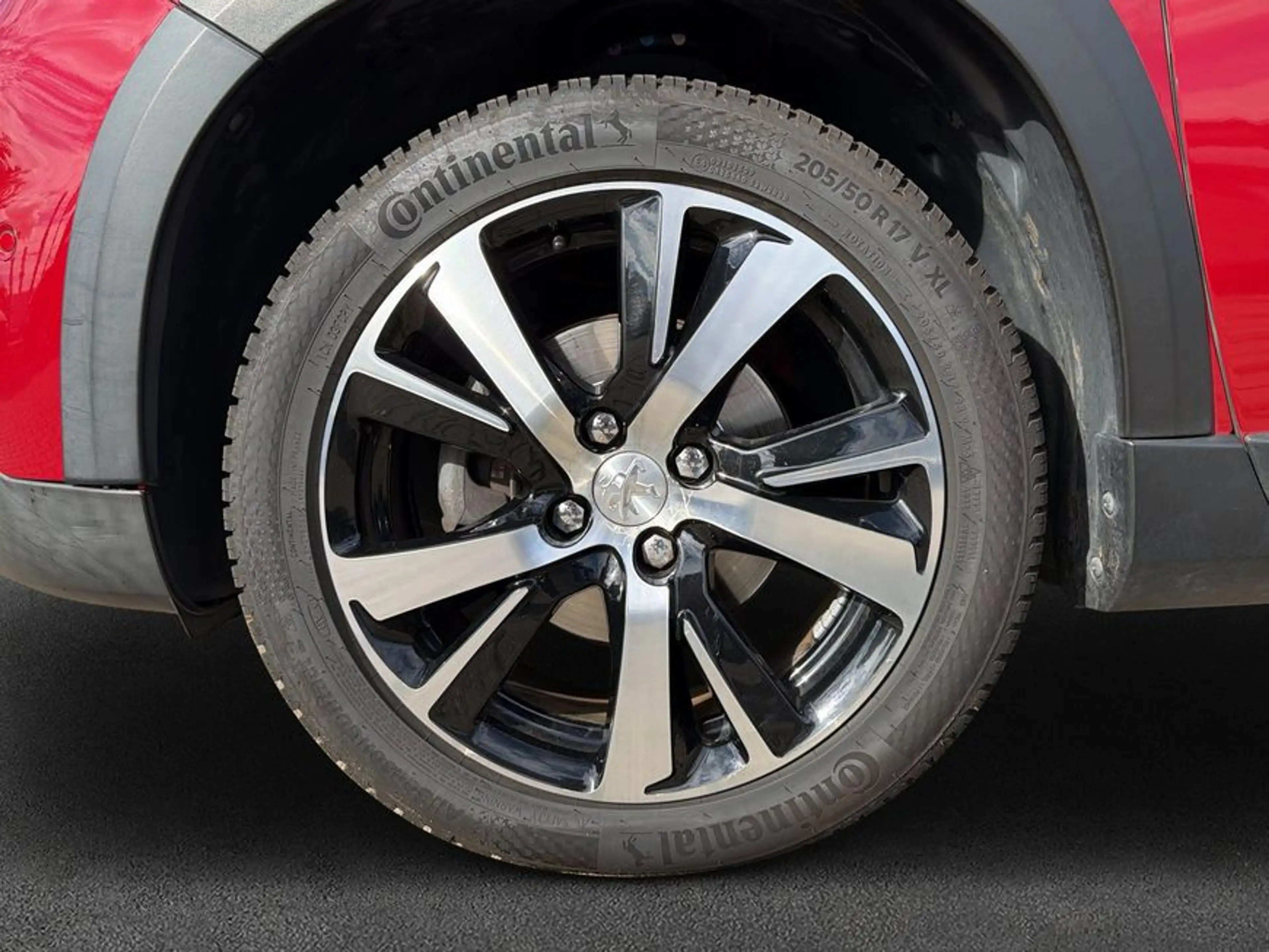 Peugeot 2008 BlueHDi 120 EAT6 Black Edition — photo 7