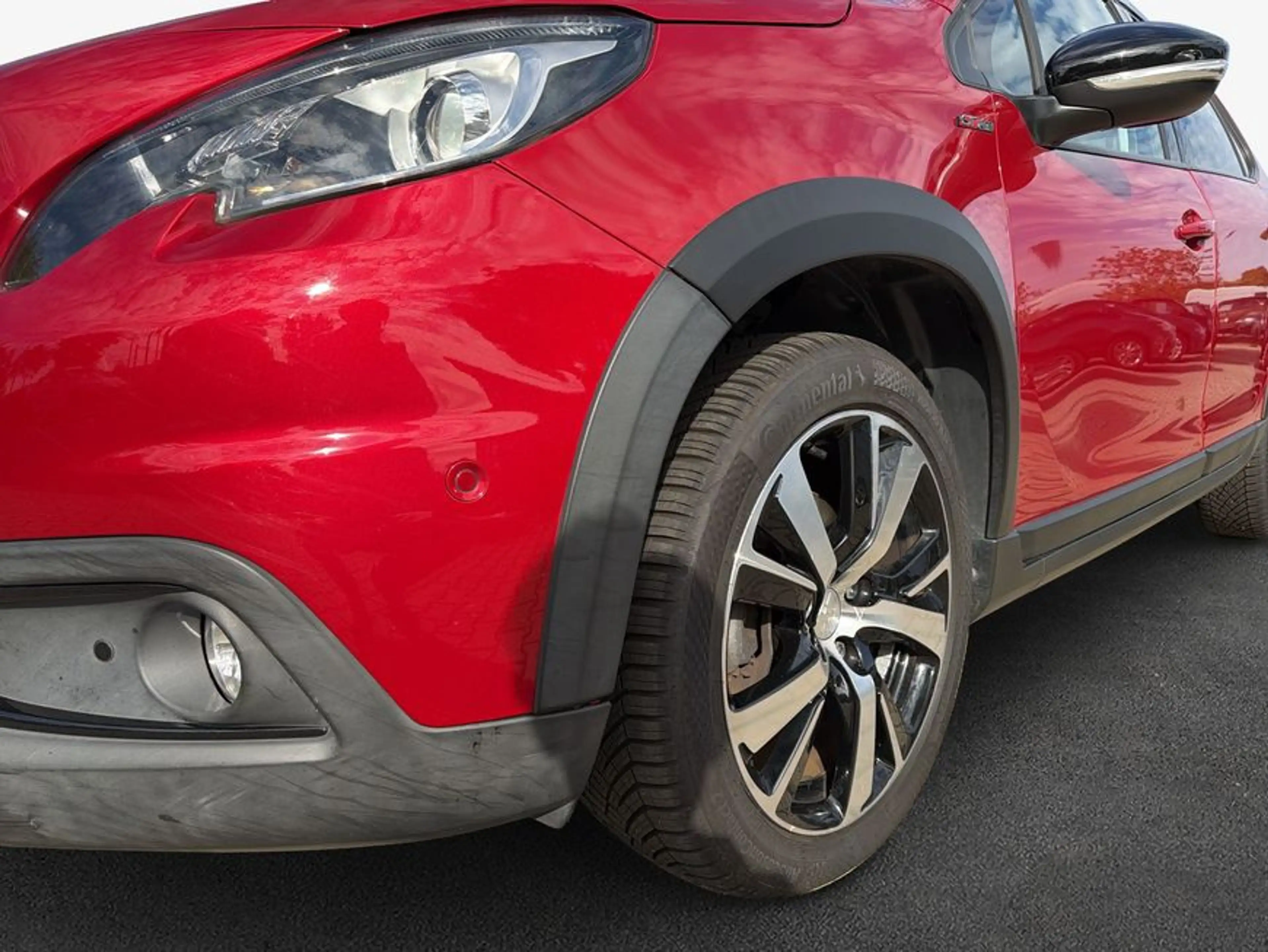 Peugeot 2008 BlueHDi 120 EAT6 Black Edition — photo 6