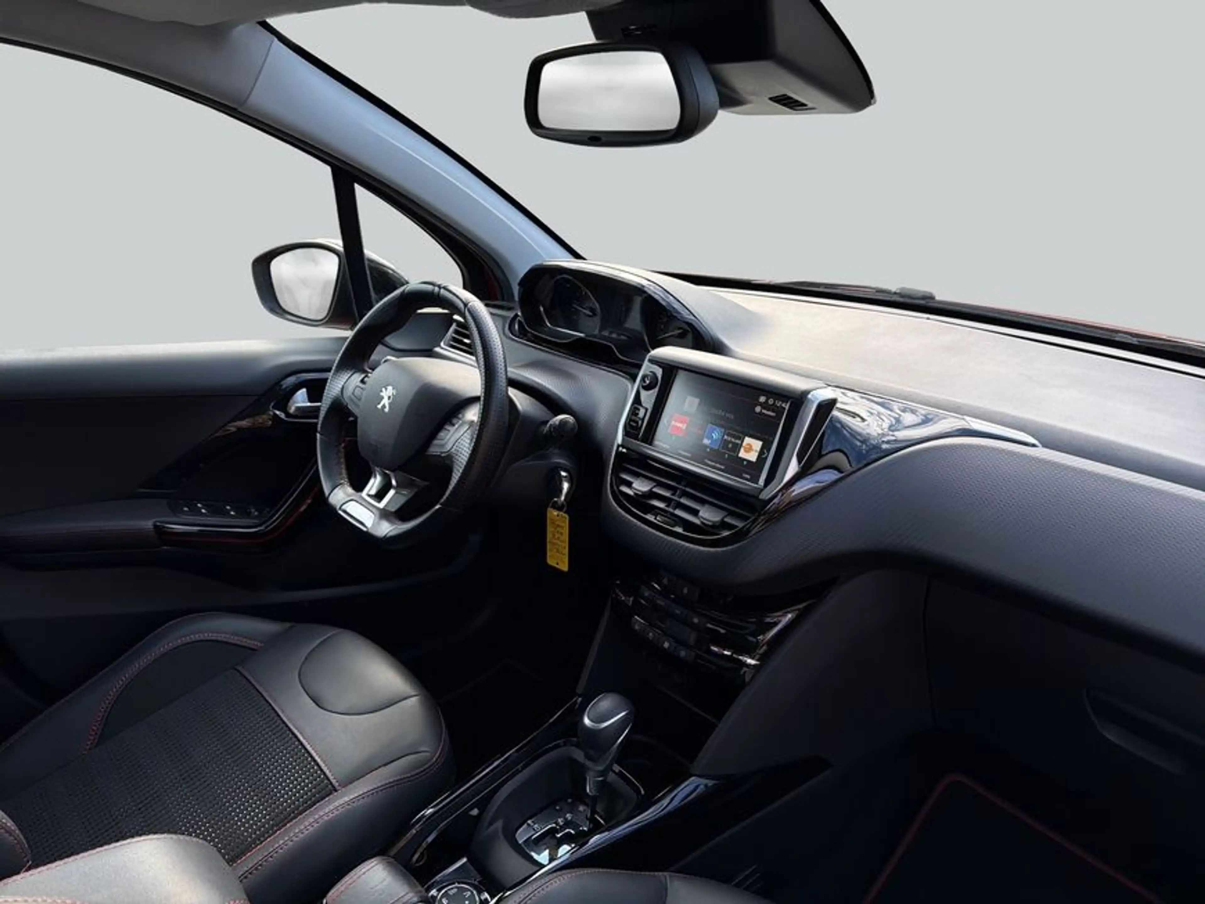 Peugeot 2008 BlueHDi 120 EAT6 Black Edition — photo 15