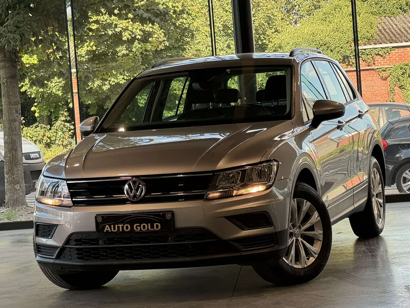 Volkswagen Tiguan 2.0 TDi/FACELIFT/SENSOR/CLIMA/1PROP CARNET VW/ Gris - 1