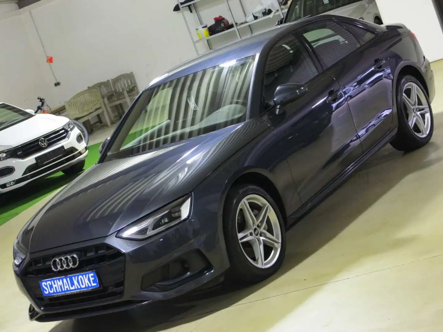 Audi A4 40 TDI 2.0 SCR S tronic advanced Navi LM18 Grau - 2