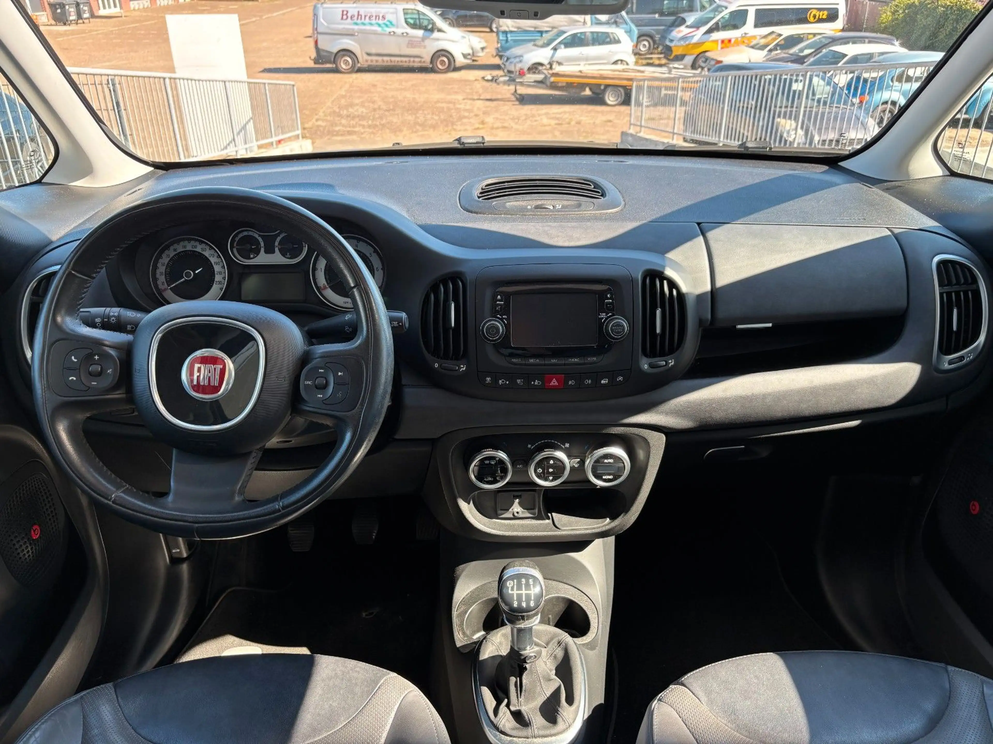 Fiat 500L Lounge — photo 12