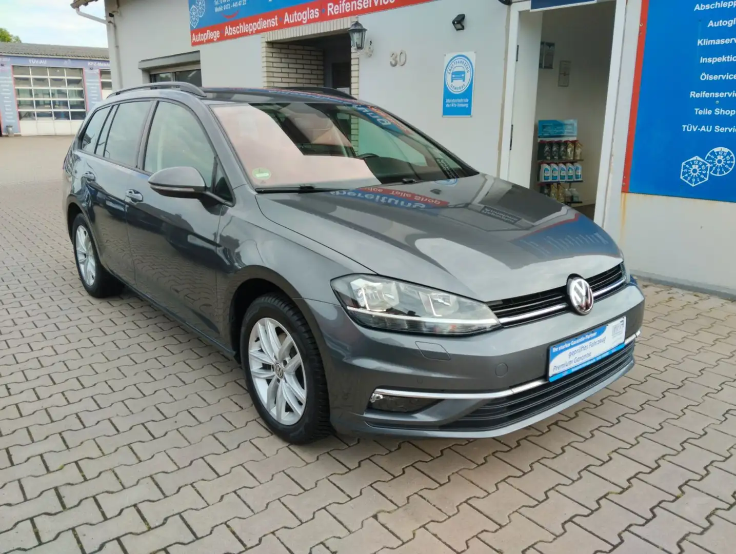 Volkswagen Golf VII Variant Comfortline BMT TÜV-AU 05-2027 Grijs - 1