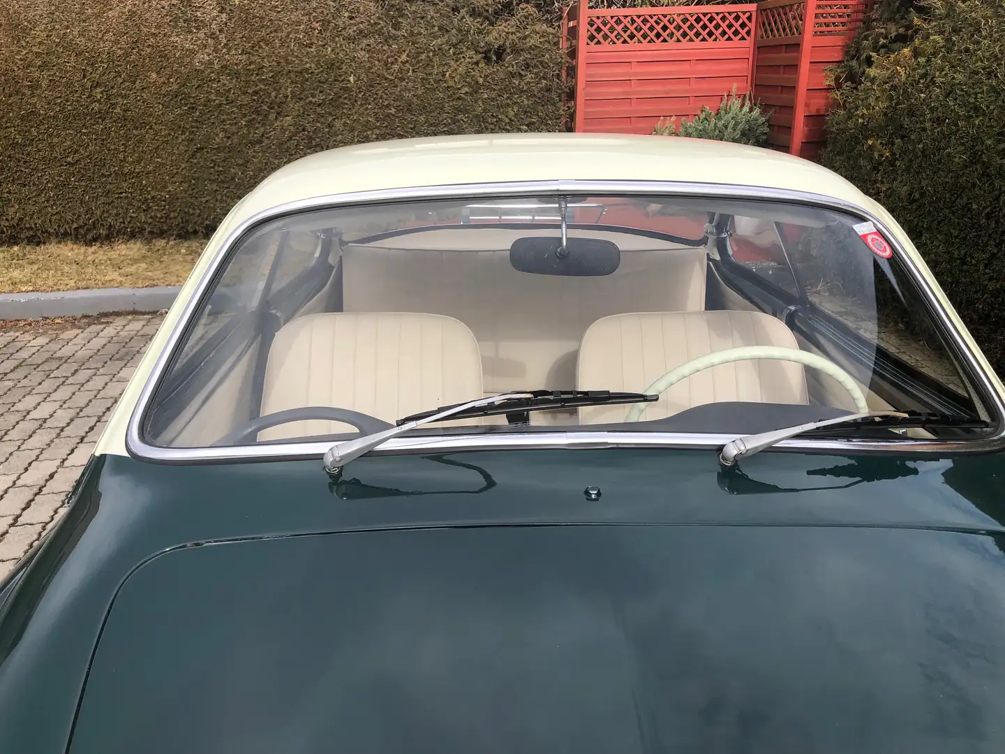 Volkswagen Karmann Ghia Grün - 2