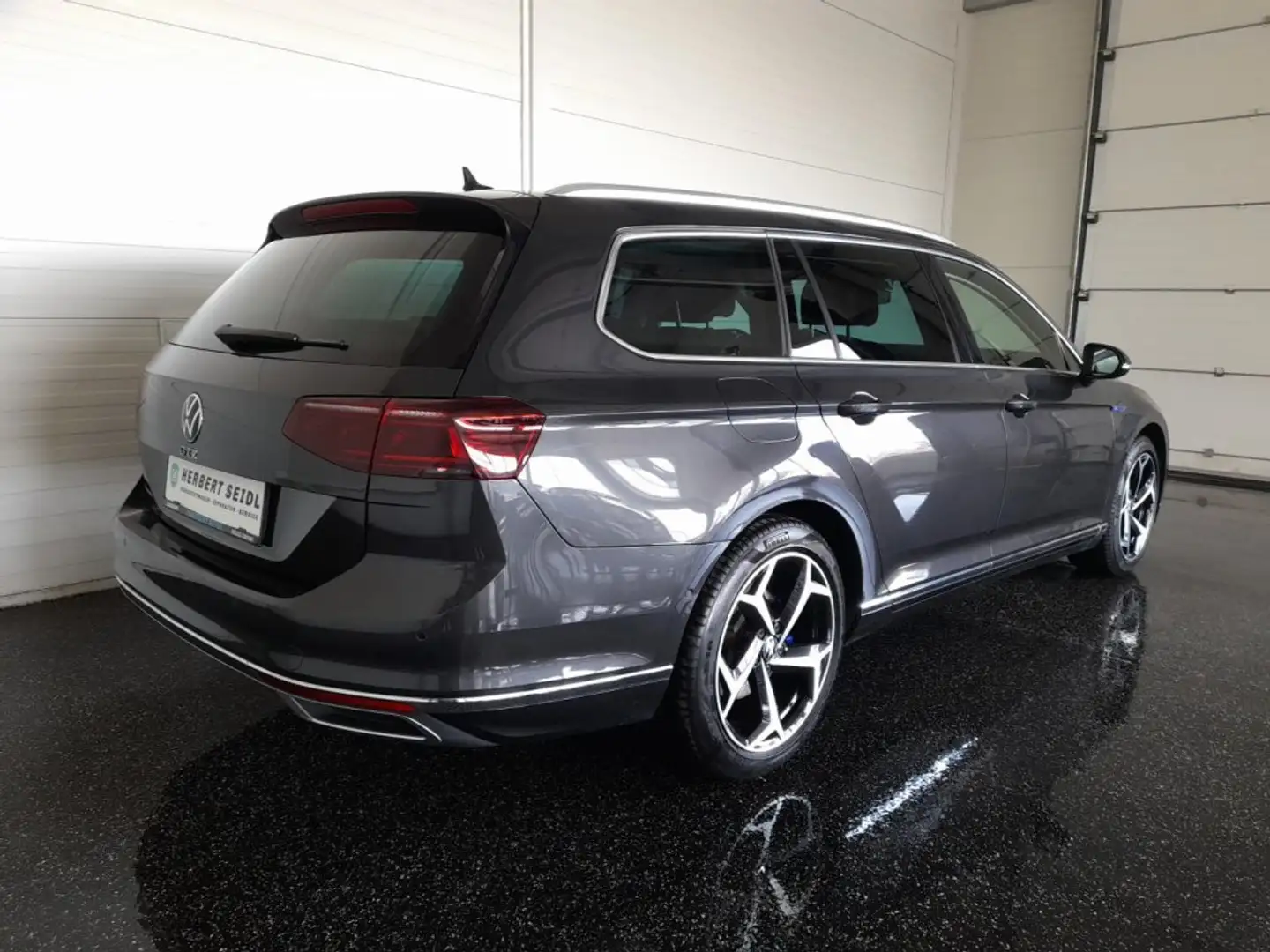 Volkswagen Passat Variant GTE PHEV DSG *MATRIX-LED / 18 ZOLL / SKY / NAVI / 360° KAMERA / ACC / E-KLAPPE* Grau - 2