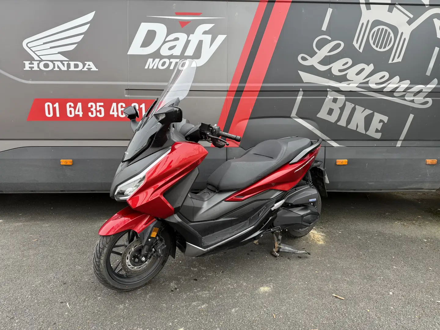 Honda Forza 350 Rouge - 1