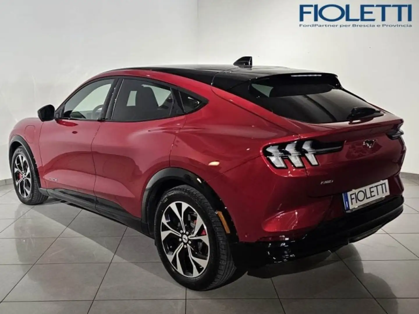 Ford Mustang Mach-E Mustang E Mach-E AWD Extend Range 351cv Rosso - 2