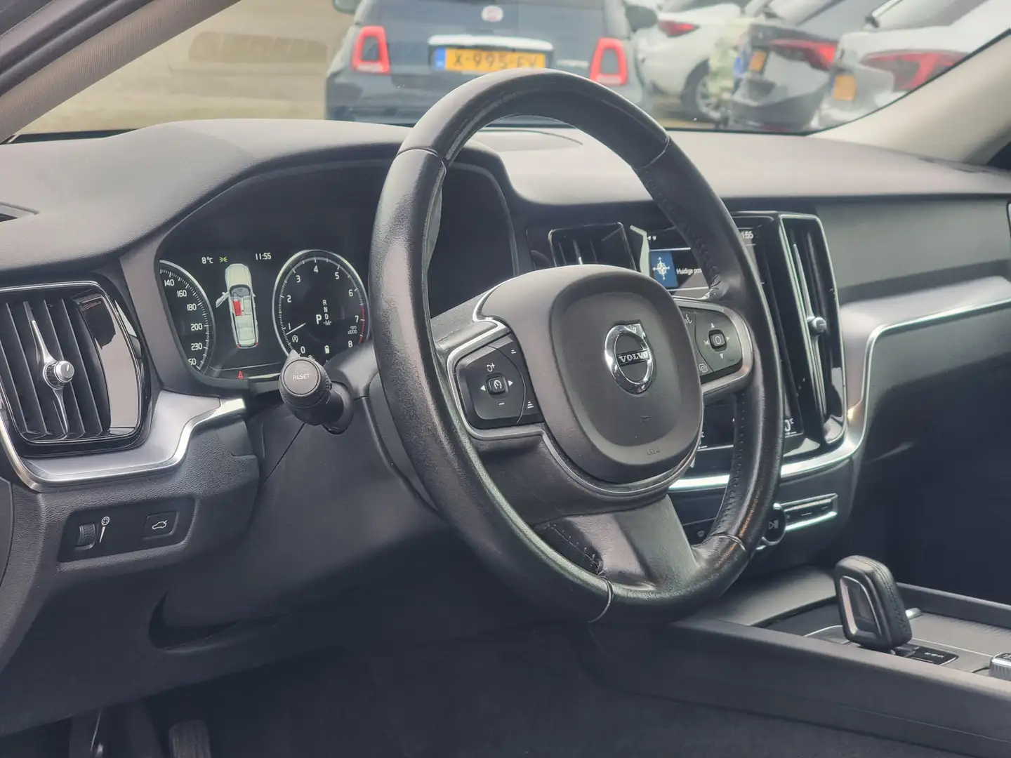 Volvo V60 2.0 B3 Momentum Advantage | Adaptive Cruise contro Noir - 2