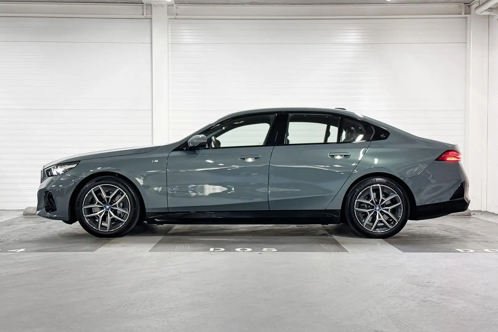 BMW i5 Sedan eDrive40 84 kWh Groen - 2
