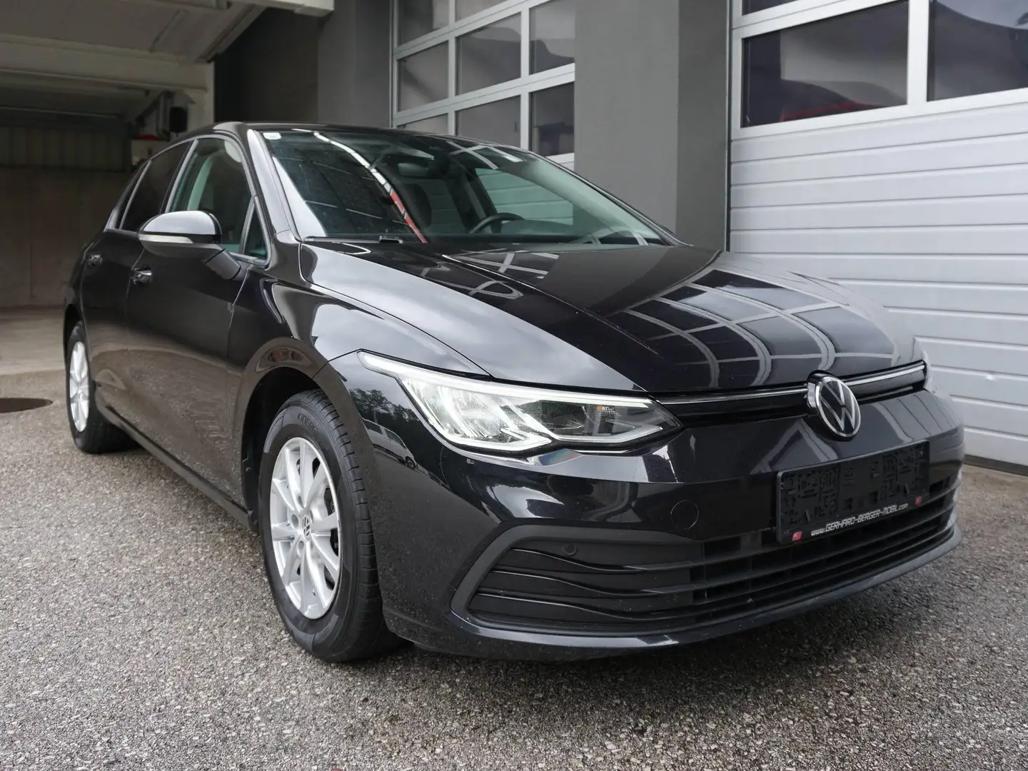 Volkswagen Golf Basis Radar Schwarz - 2