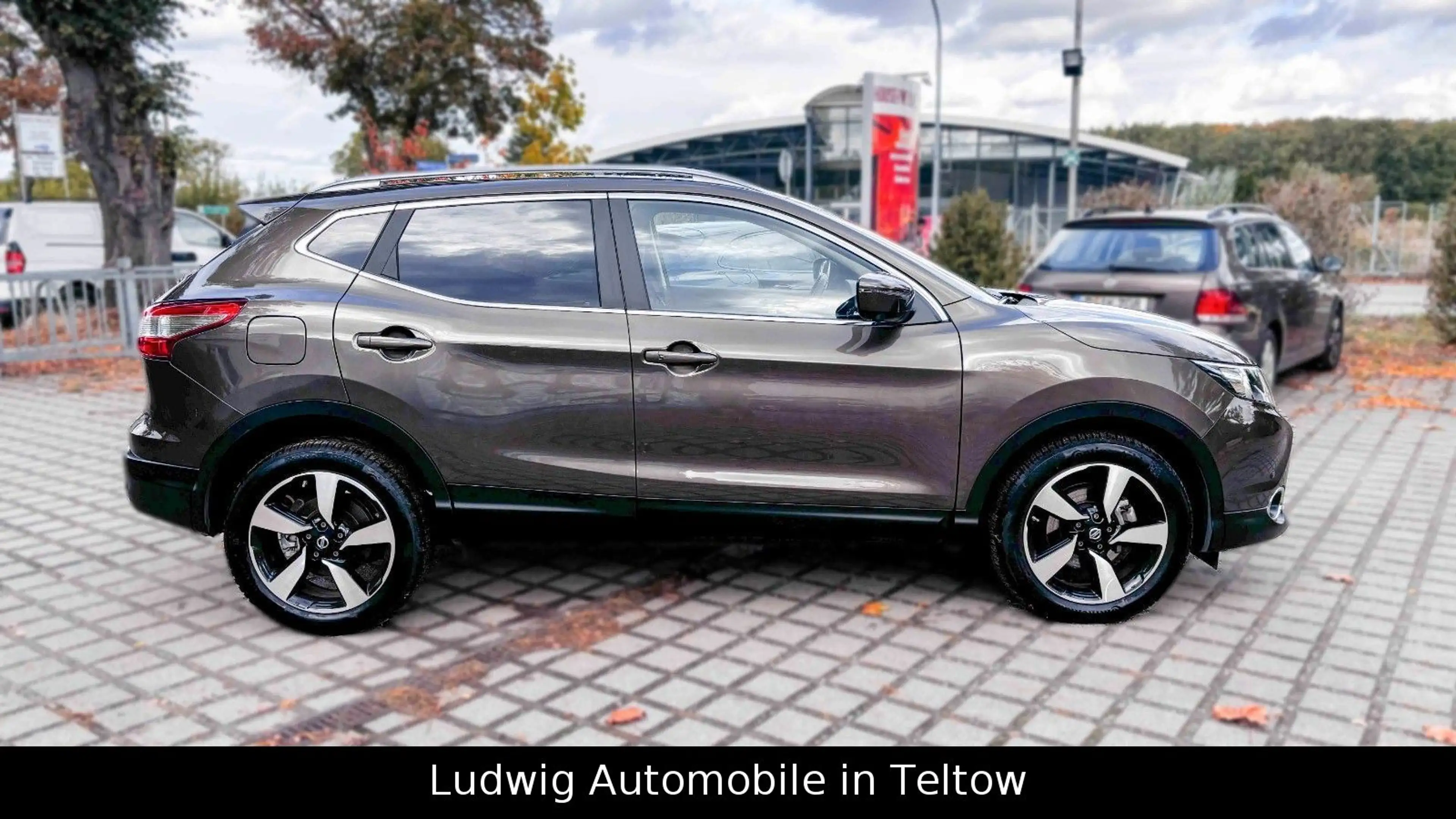 Nissan Qashqai J11 Visia *360° Automatik* — photo 4