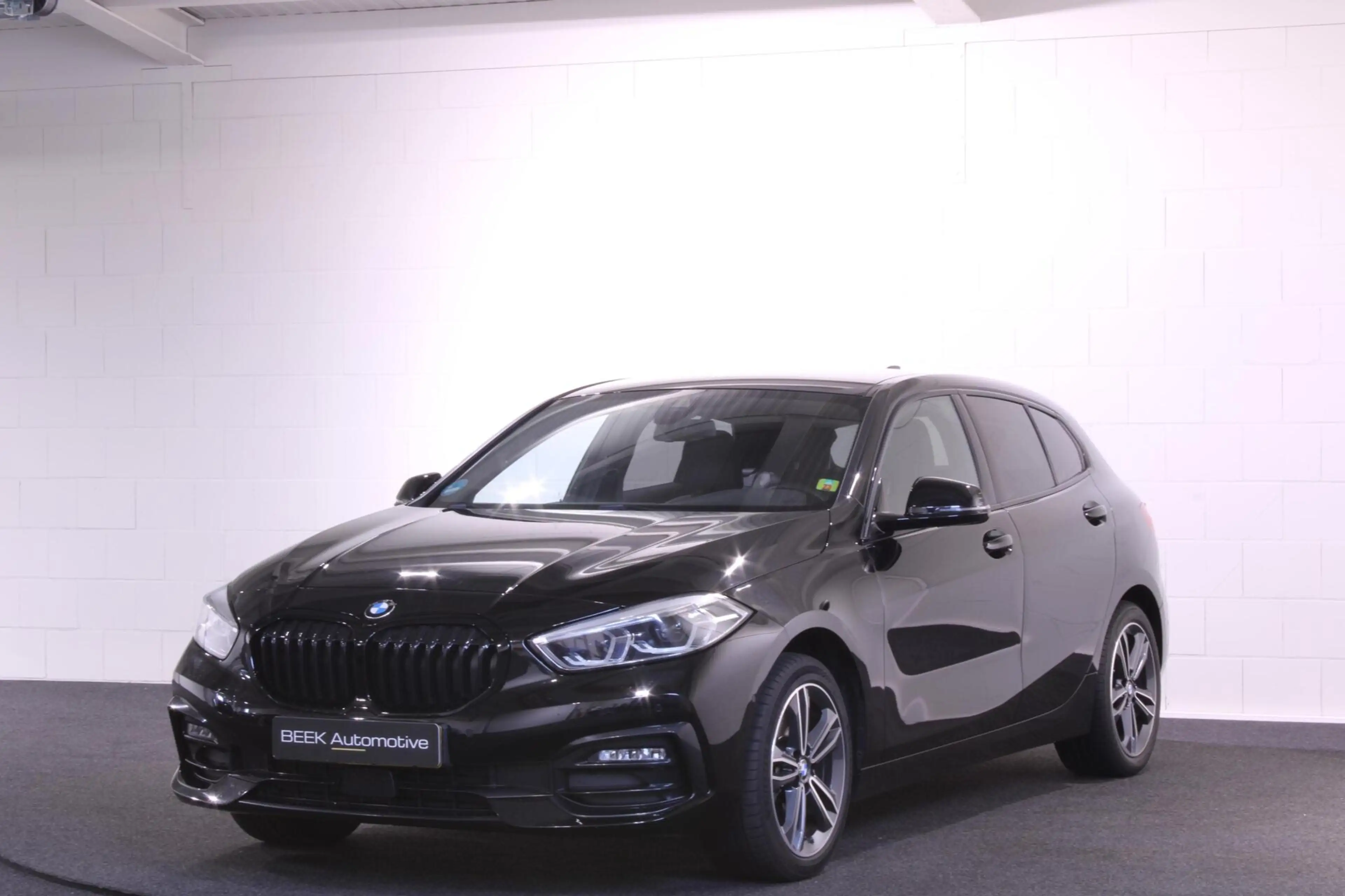 BMW 118 1-serie 118i Sport | CAMERA | H/K | CarPlay | TRKH