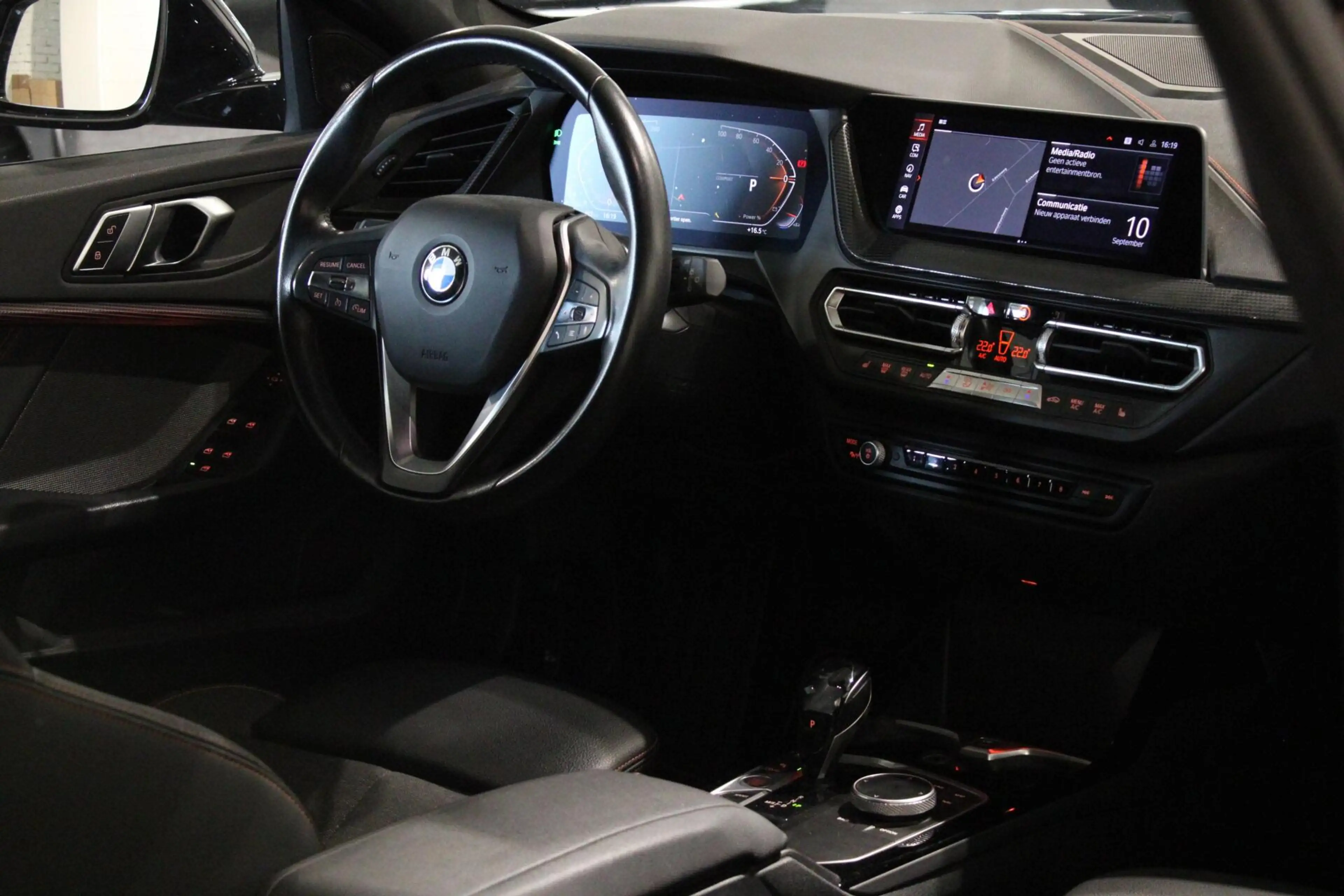 BMW 118 1-serie 118i Sport | CAMERA | H/K | CarPlay | TRKH — photo 2
